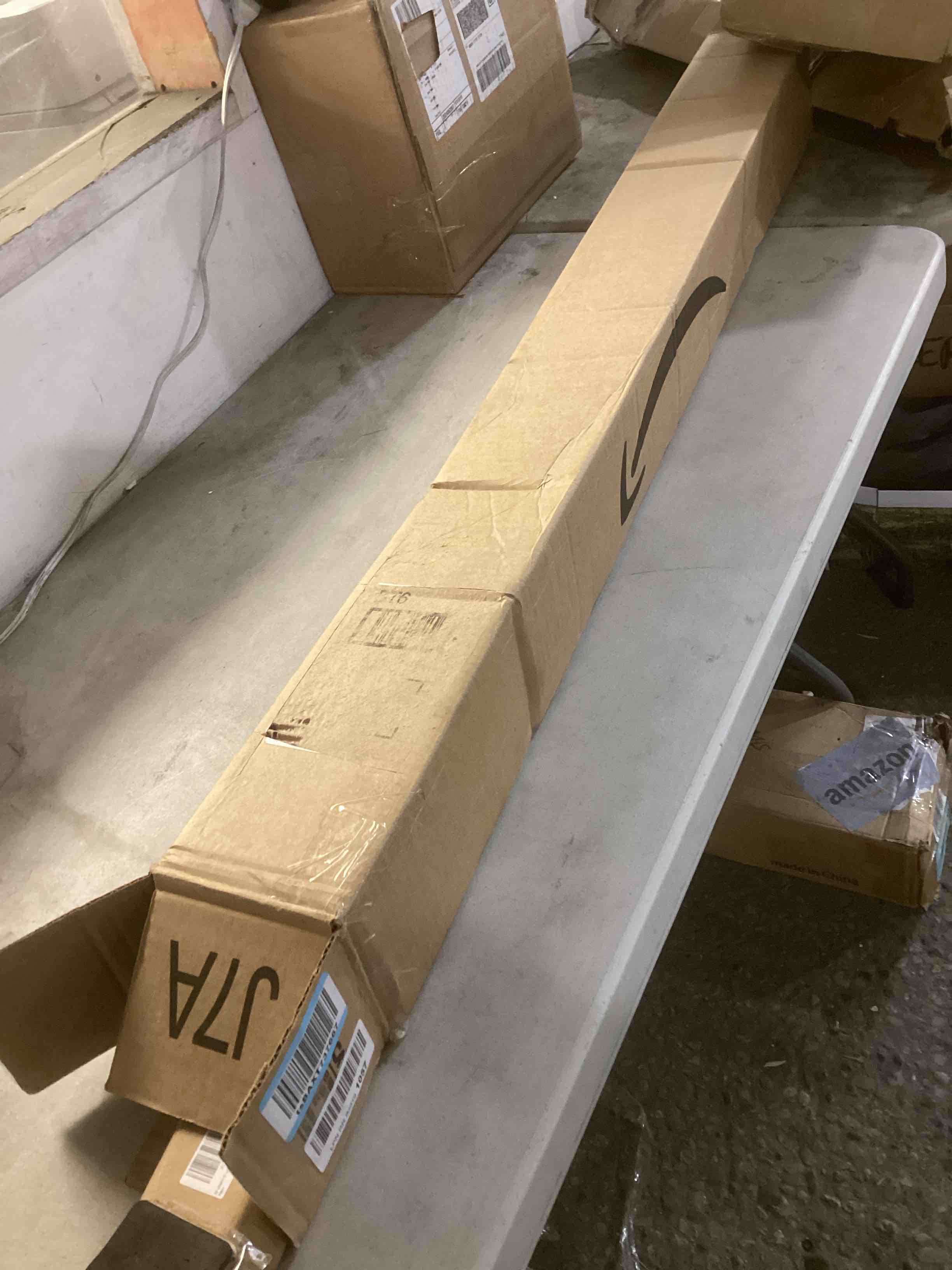 https://s3.amazonaws.com/lotting-images-prod/bidfta/RED6453611_1722260570807.jpeg