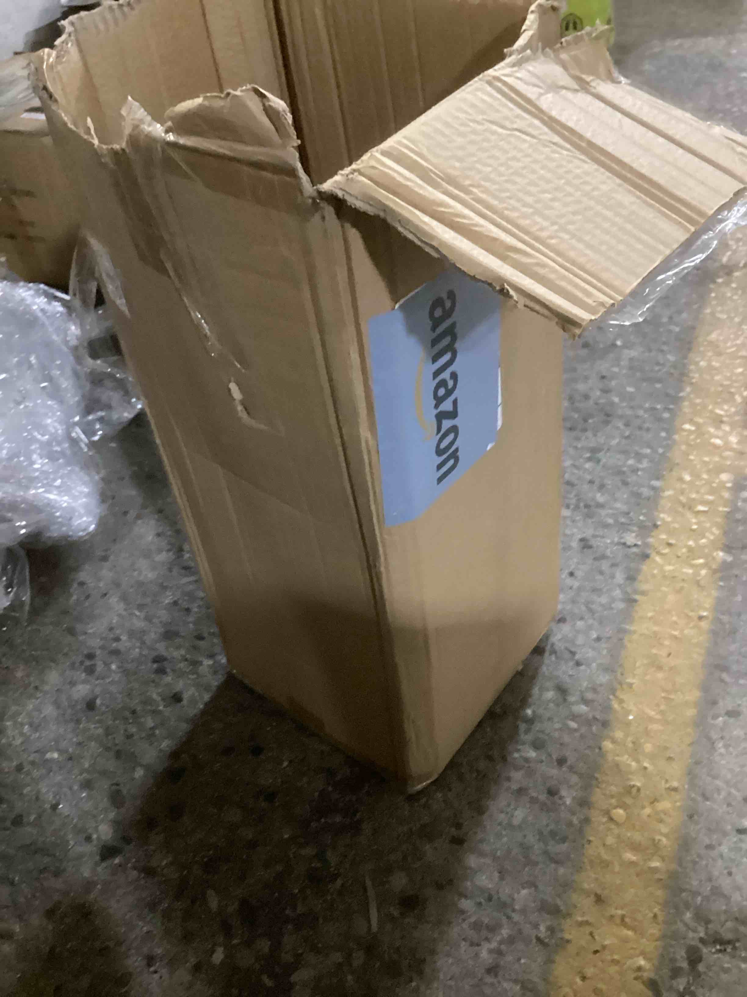 https://s3.amazonaws.com/lotting-images-prod/bidfta/RED6453622_1722273063014.jpeg