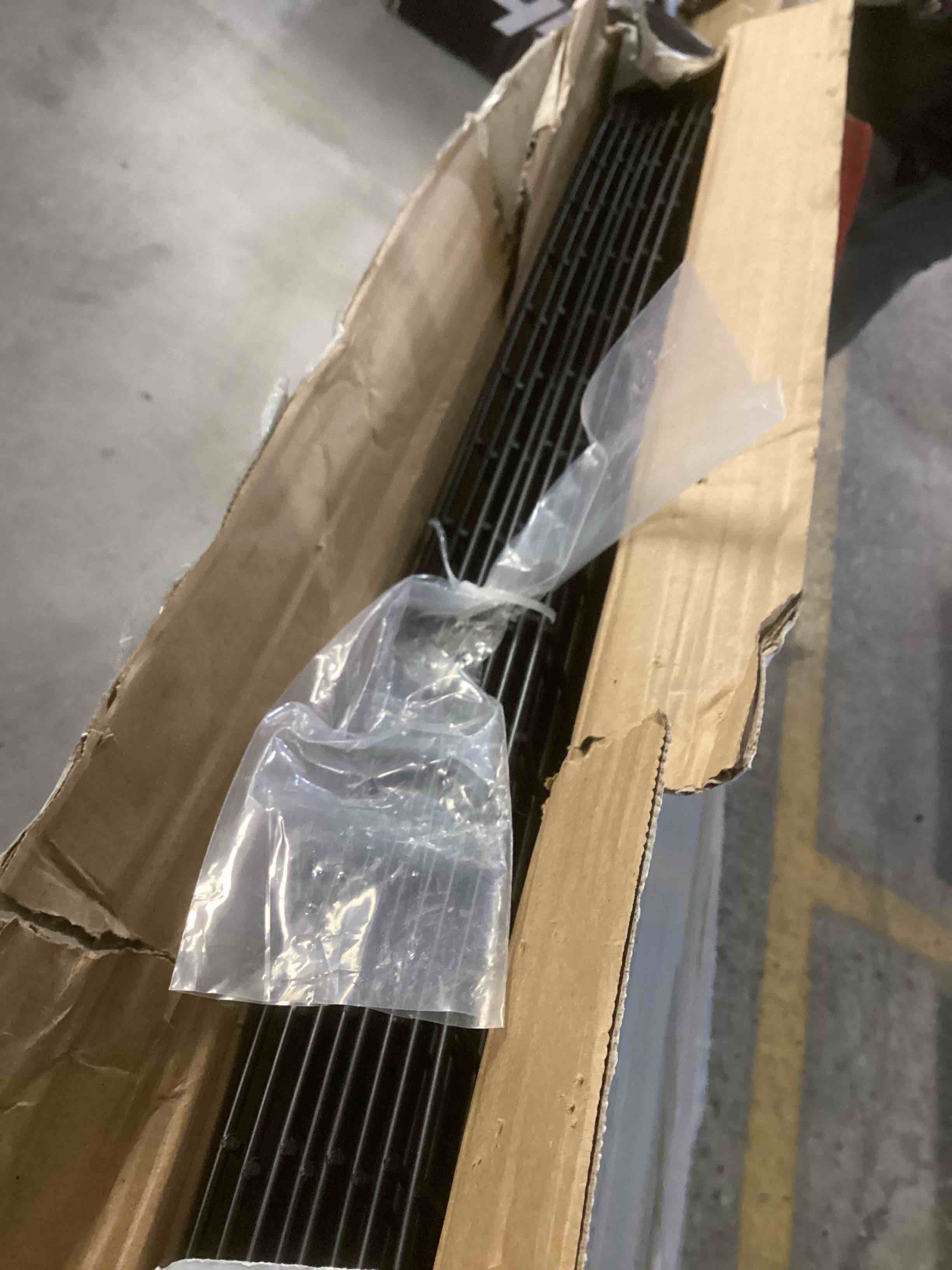 https://s3.amazonaws.com/lotting-images-prod/bidfta/RED6453667_1722360043148.jpeg