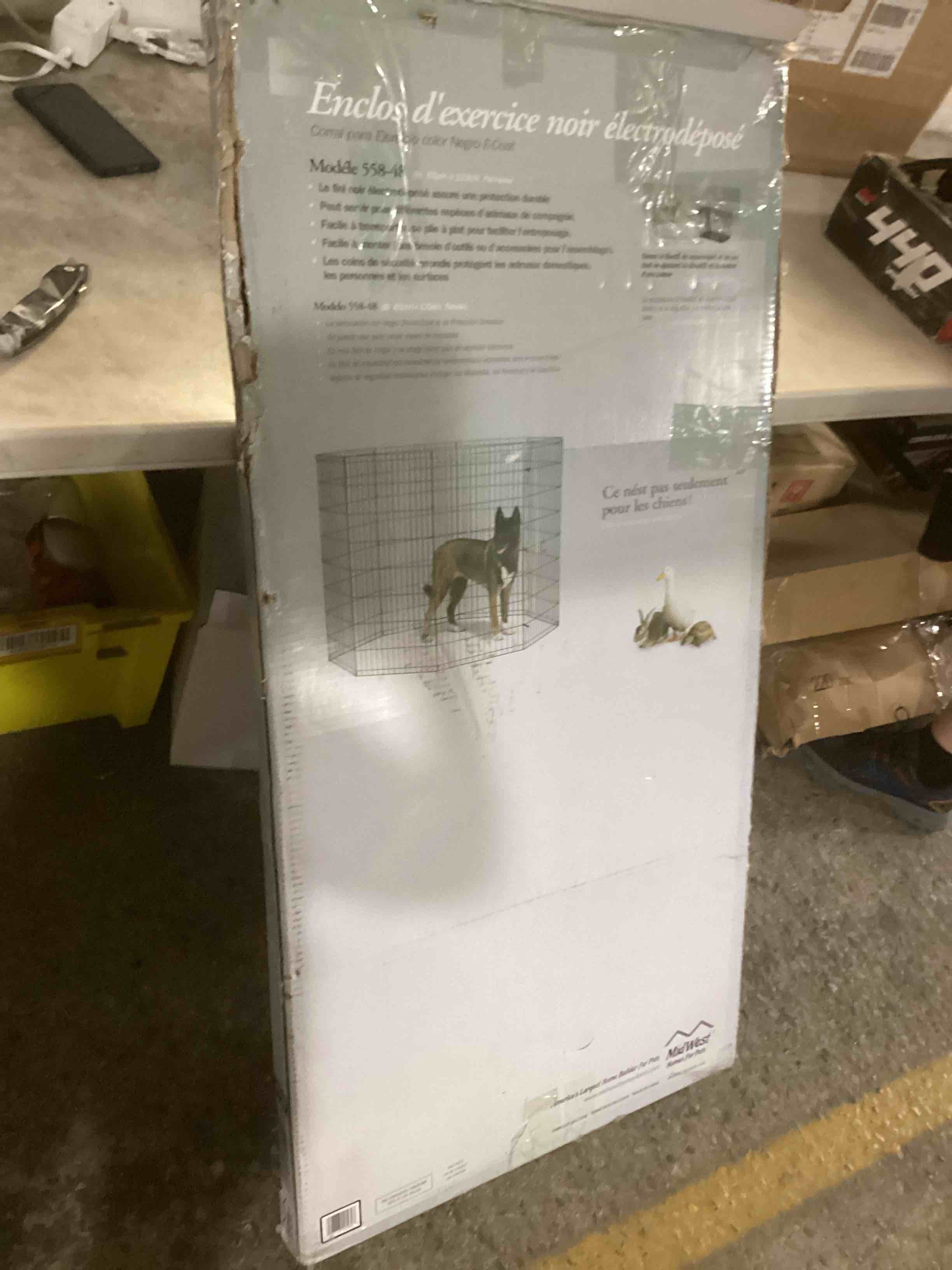https://s3.amazonaws.com/lotting-images-prod/bidfta/RED6453667_1722360050578.jpeg