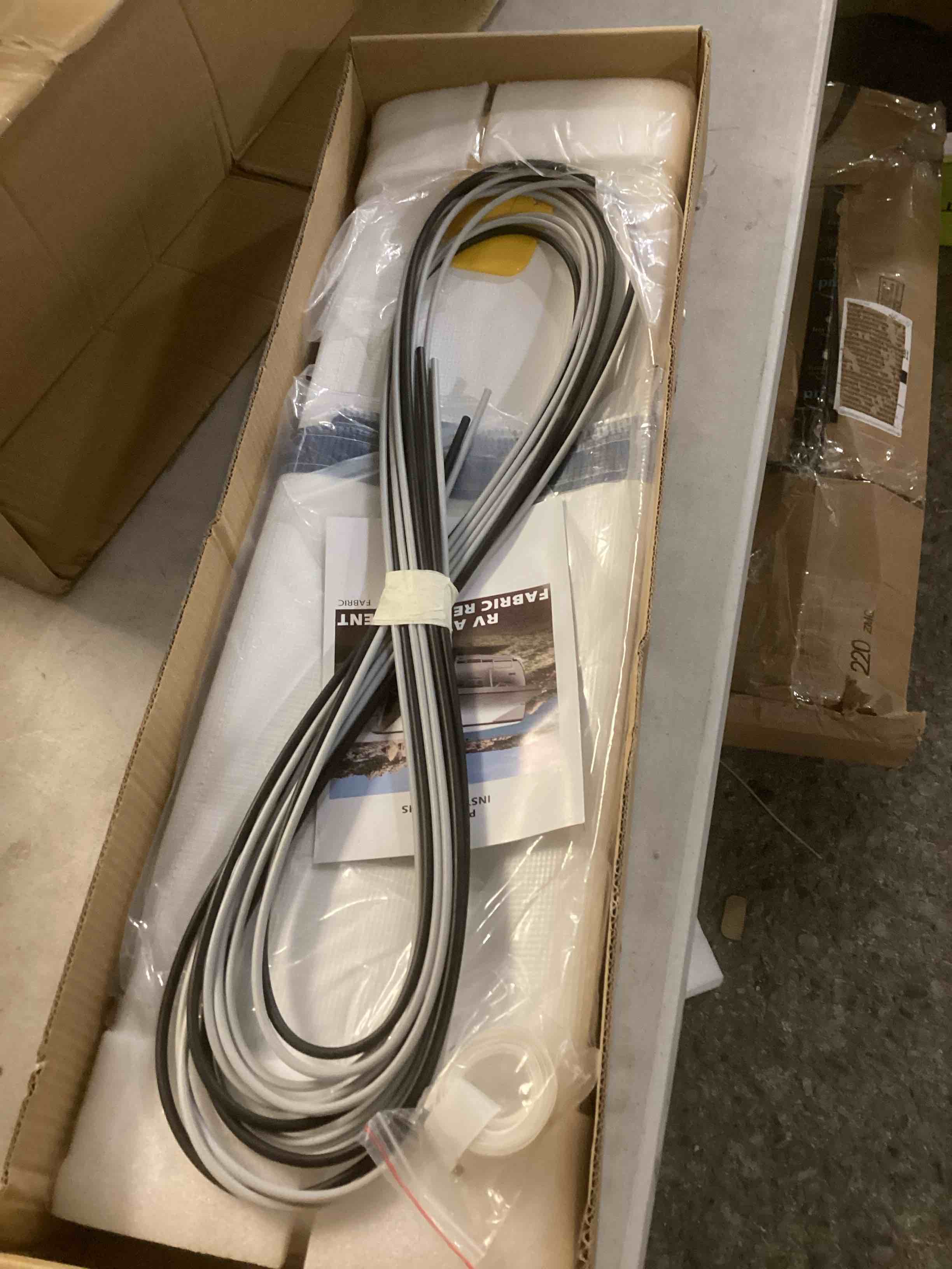 https://s3.amazonaws.com/lotting-images-prod/bidfta/RED6453676_1722365450773.jpeg