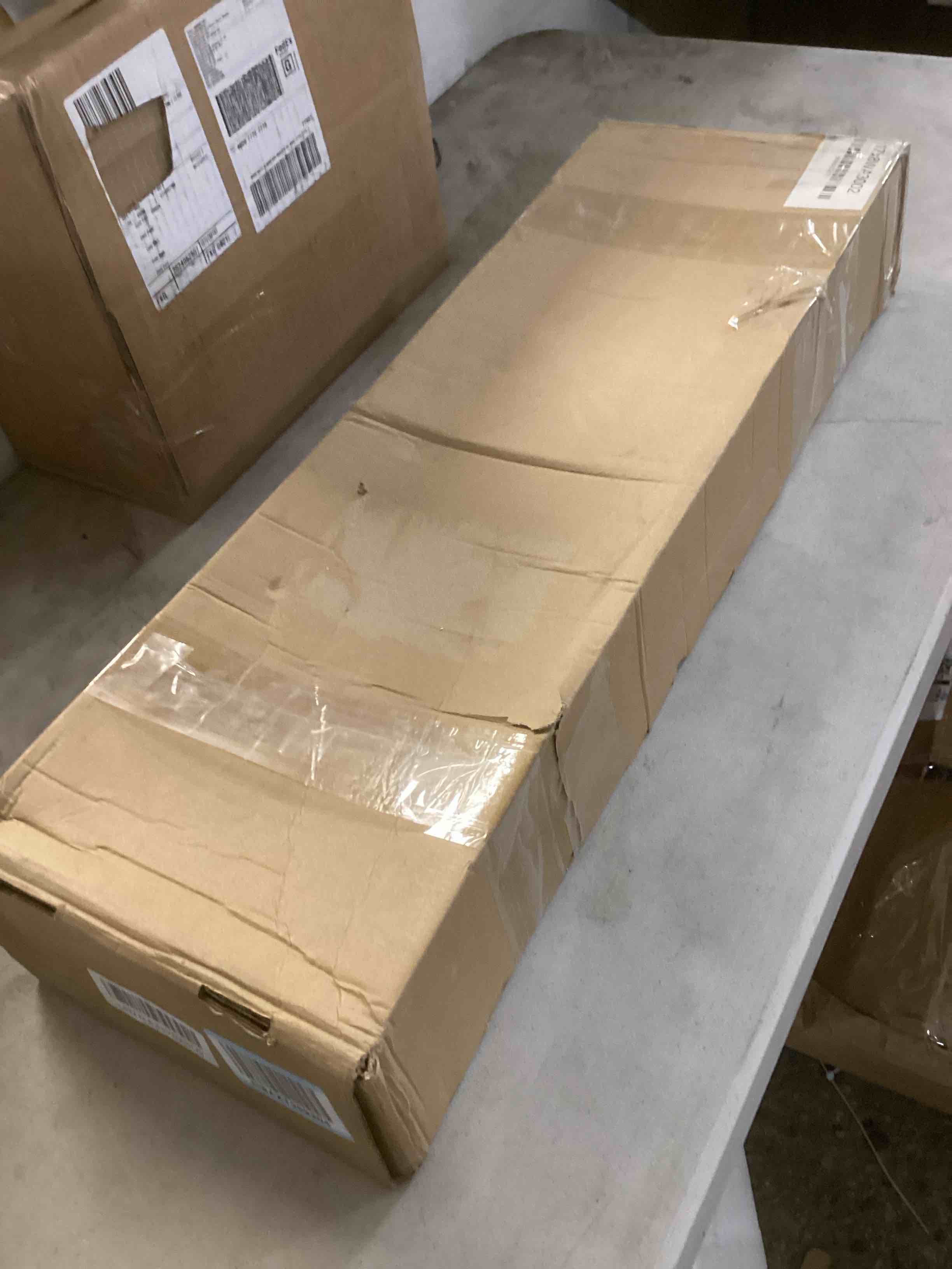 https://s3.amazonaws.com/lotting-images-prod/bidfta/RED6453676_1722365508553.jpeg