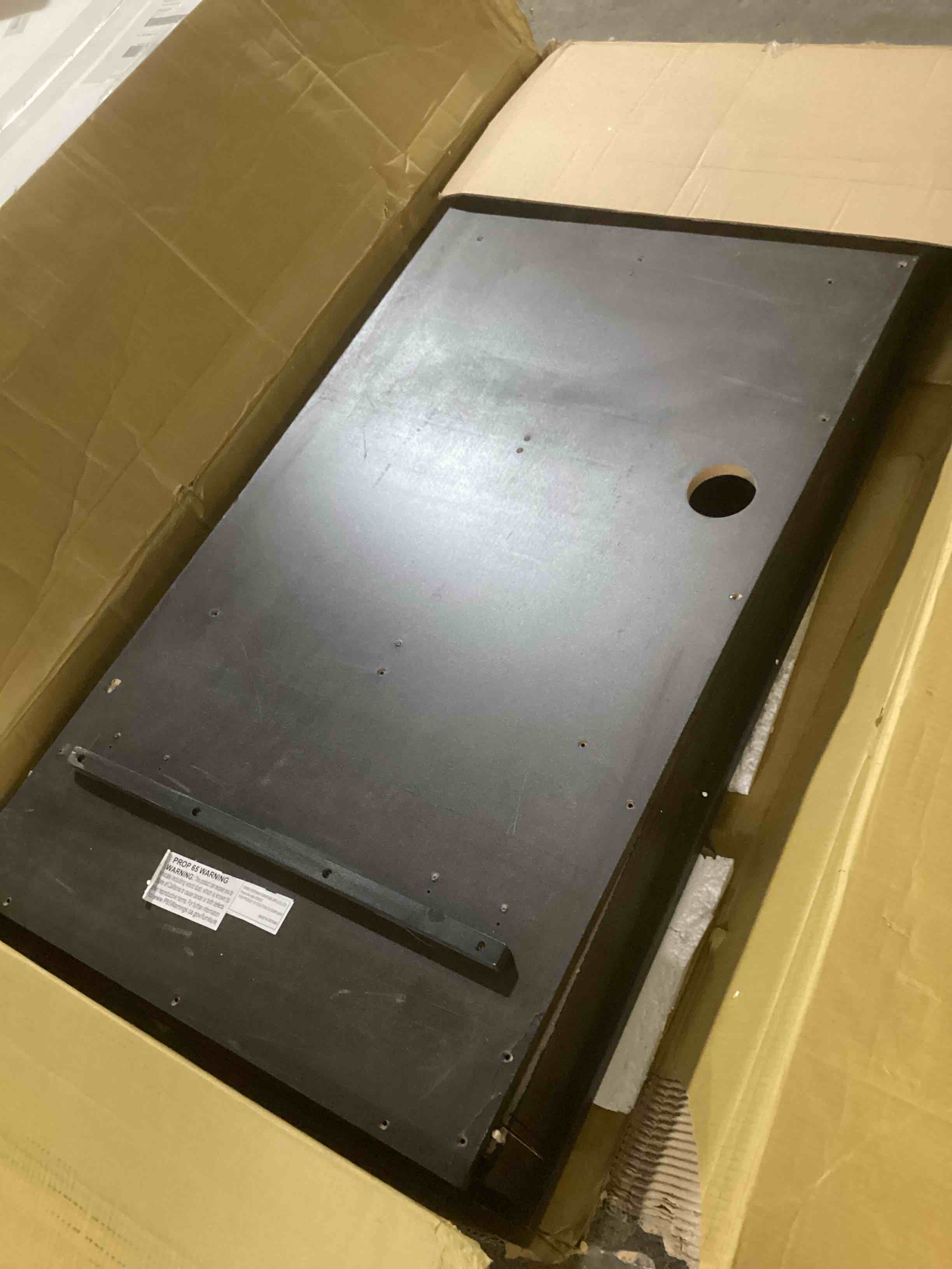 https://s3.amazonaws.com/lotting-images-prod/bidfta/RED6454103_1725030801403.jpeg