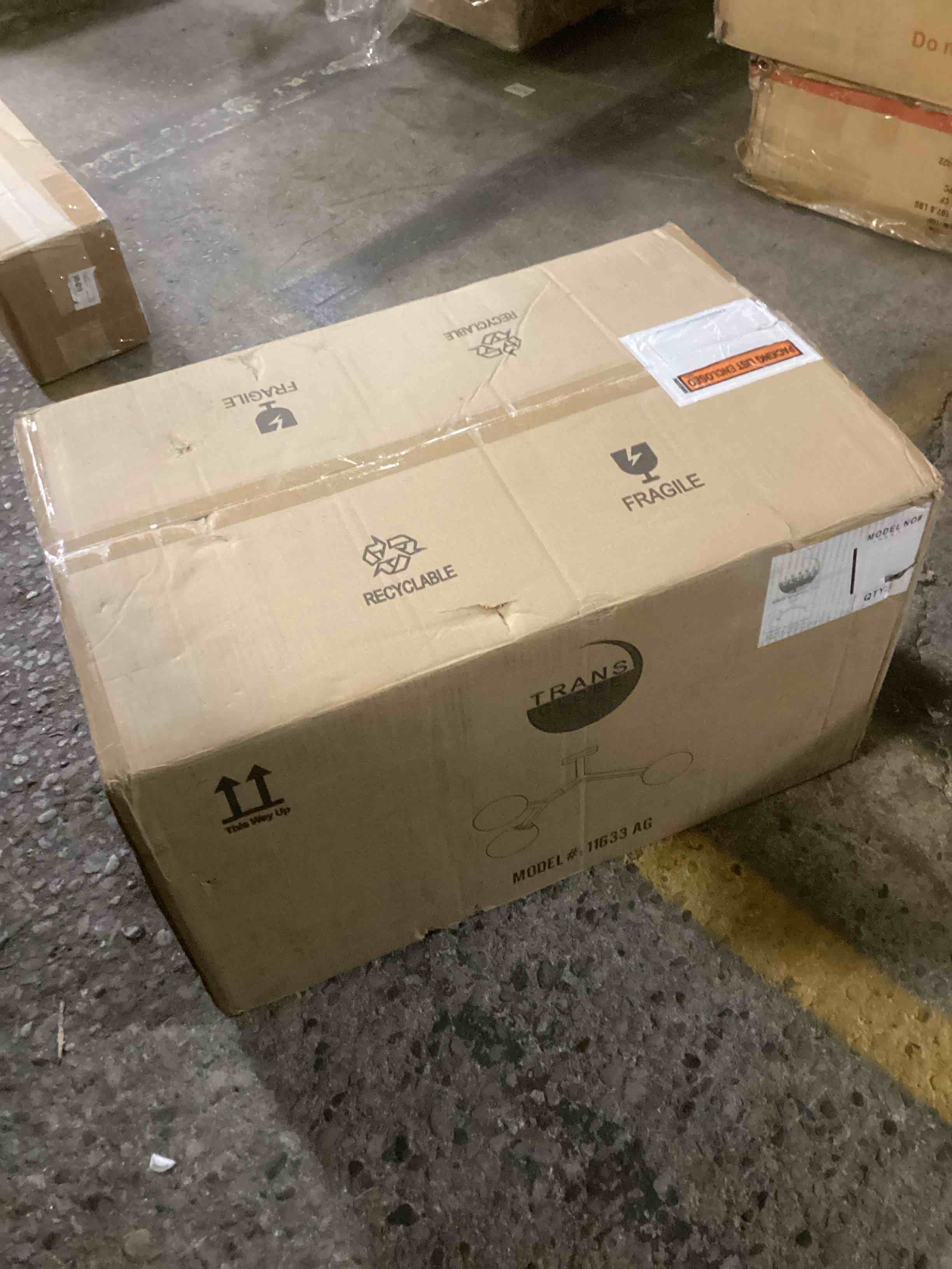 https://s3.amazonaws.com/lotting-images-prod/bidfta/RED6454111_1725039863303.jpeg