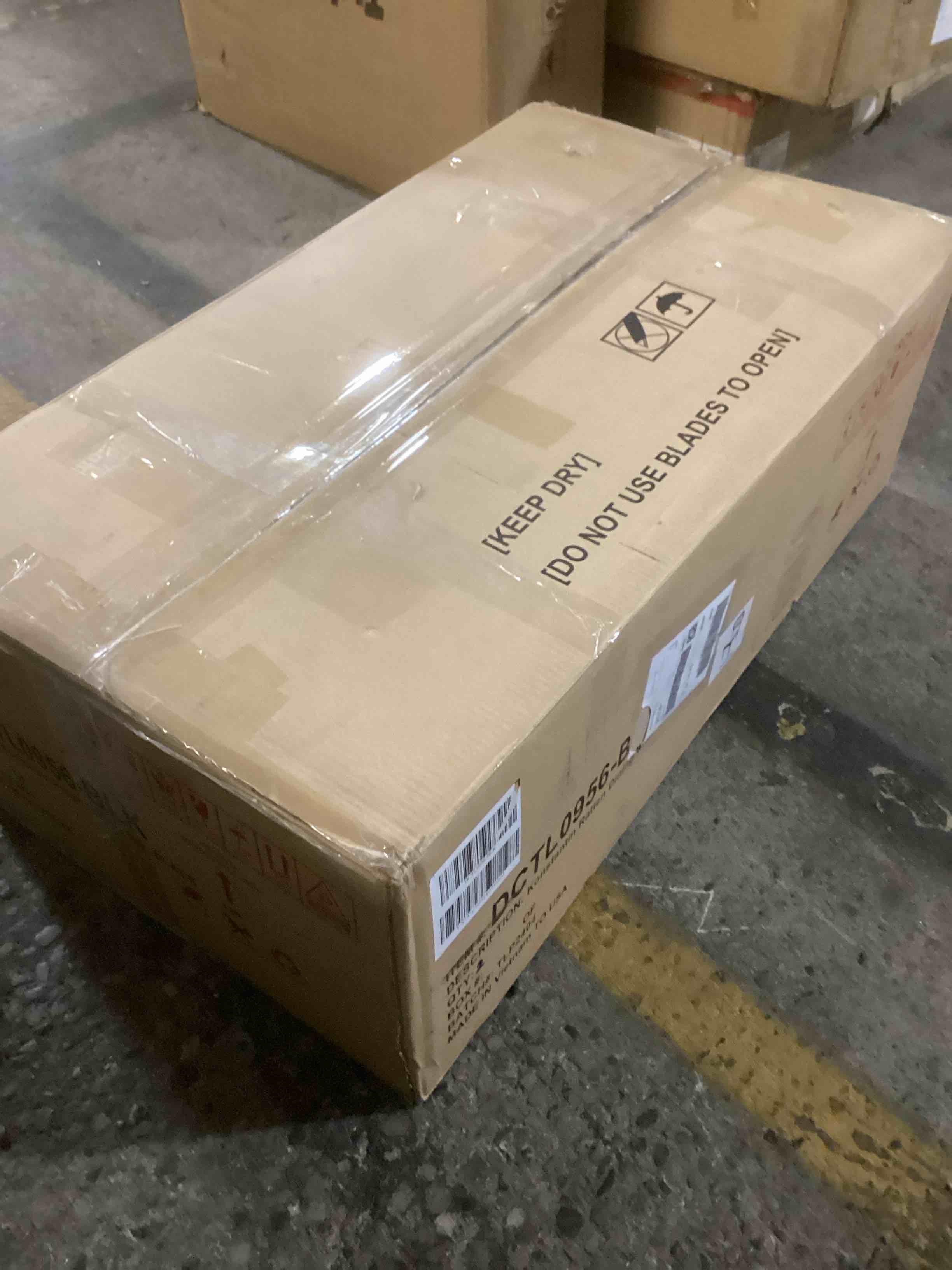 https://s3.amazonaws.com/lotting-images-prod/bidfta/RED6454116_1725047889023.jpeg
