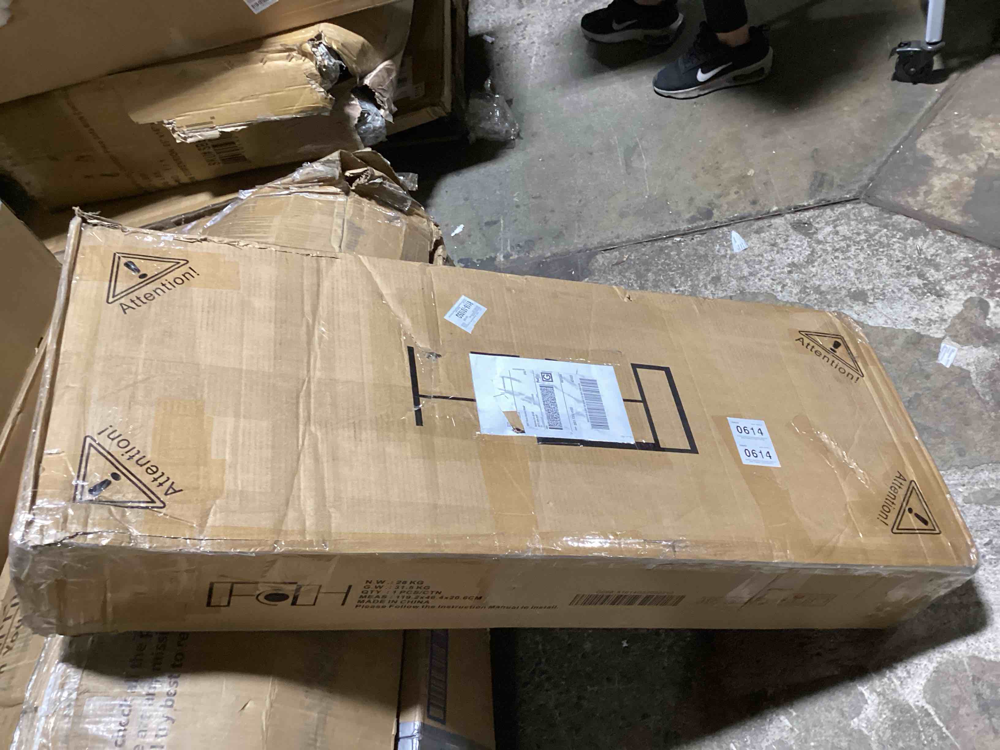 https://s3.amazonaws.com/lotting-images-prod/bidfta/RED6454361_1728494297919.jpeg