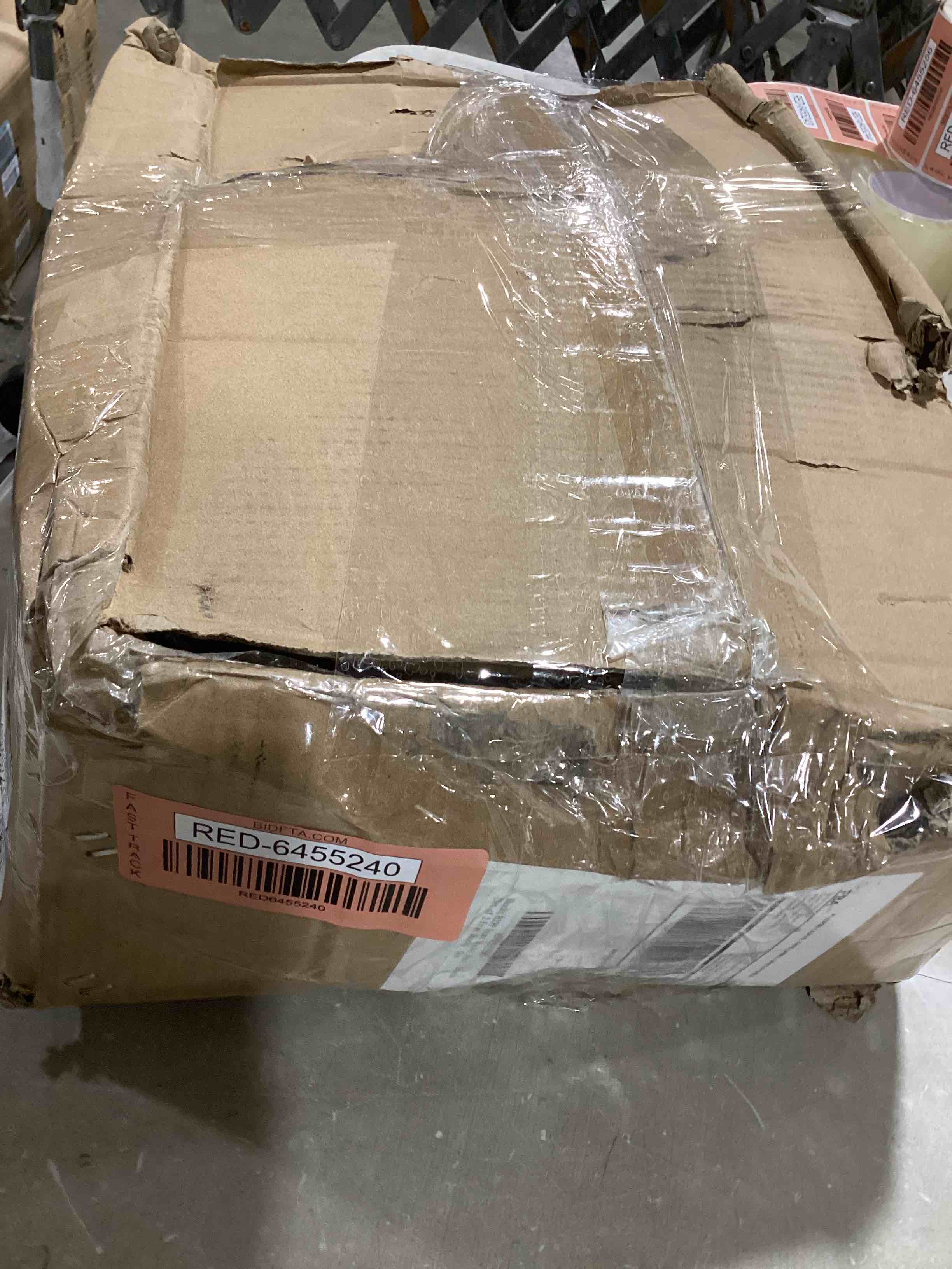 https://s3.amazonaws.com/lotting-images-prod/bidfta/RED6455240_1721662202571.jpeg