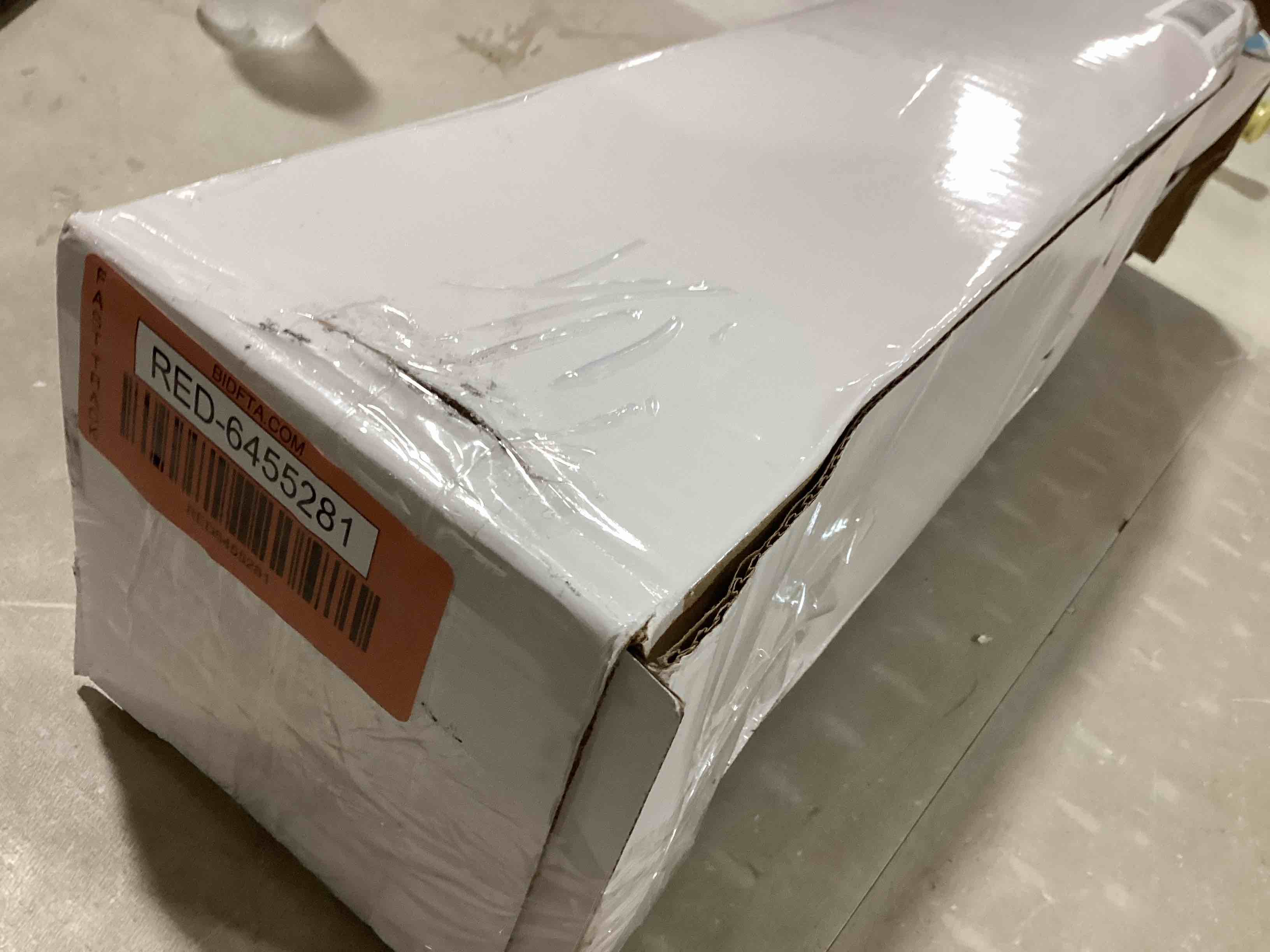 https://s3.amazonaws.com/lotting-images-prod/bidfta/RED6455281_1721668322950.jpeg