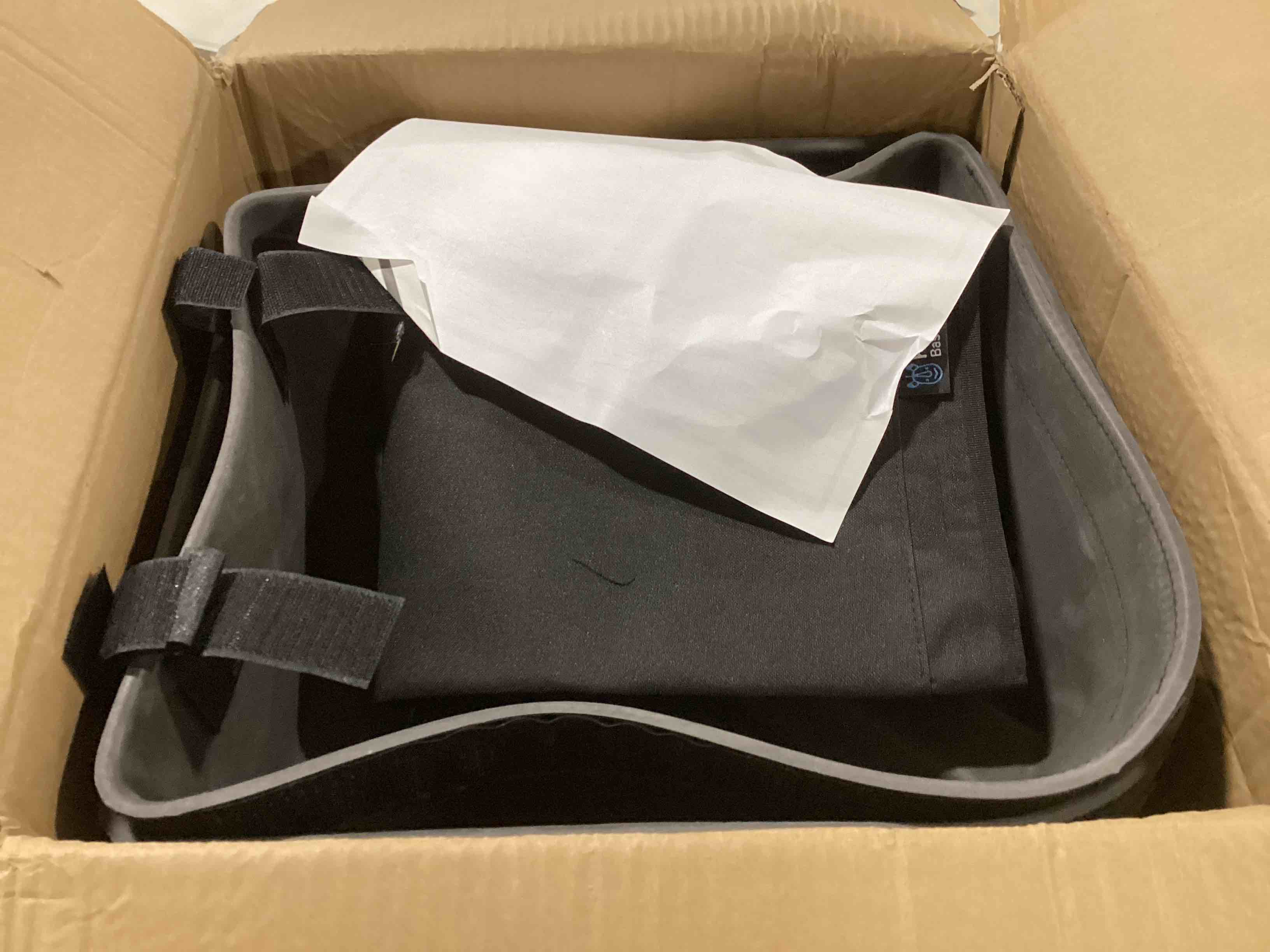 https://s3.amazonaws.com/lotting-images-prod/bidfta/RED6455461_1721745204346.jpeg
