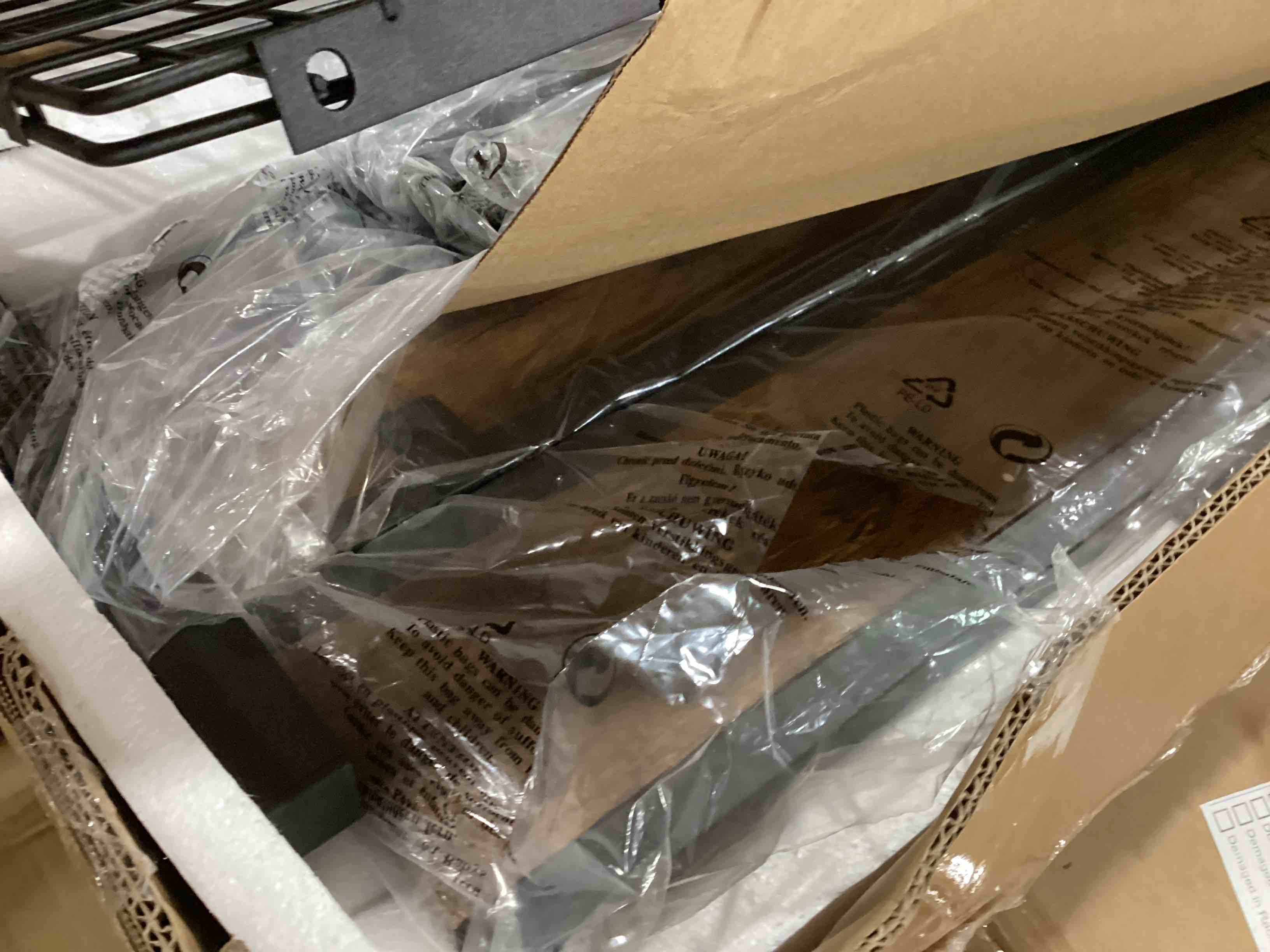 https://s3.amazonaws.com/lotting-images-prod/bidfta/RED6456359_1722277504373.jpeg