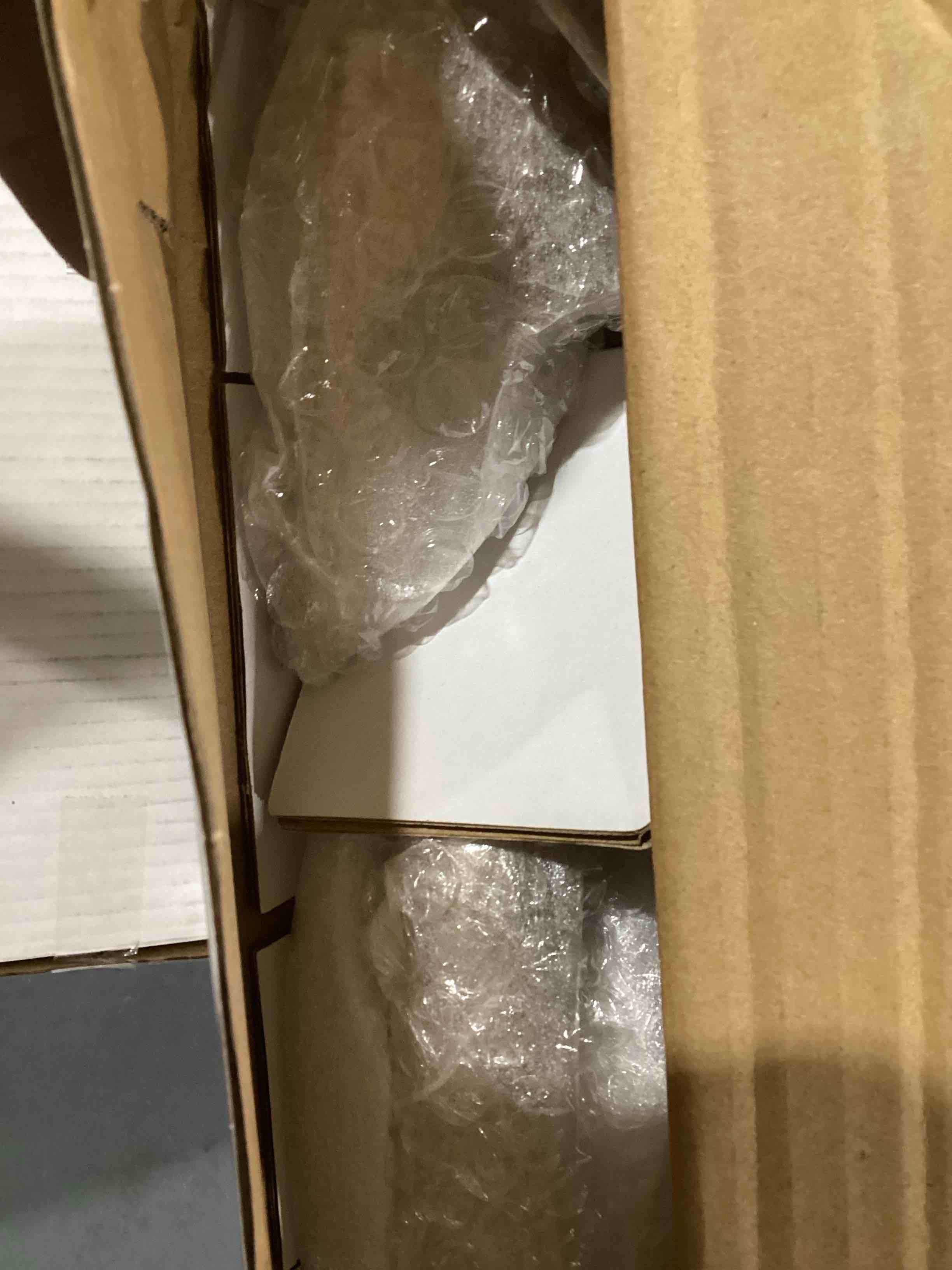 https://s3.amazonaws.com/lotting-images-prod/bidfta/RED6459321_1723642752959.jpeg