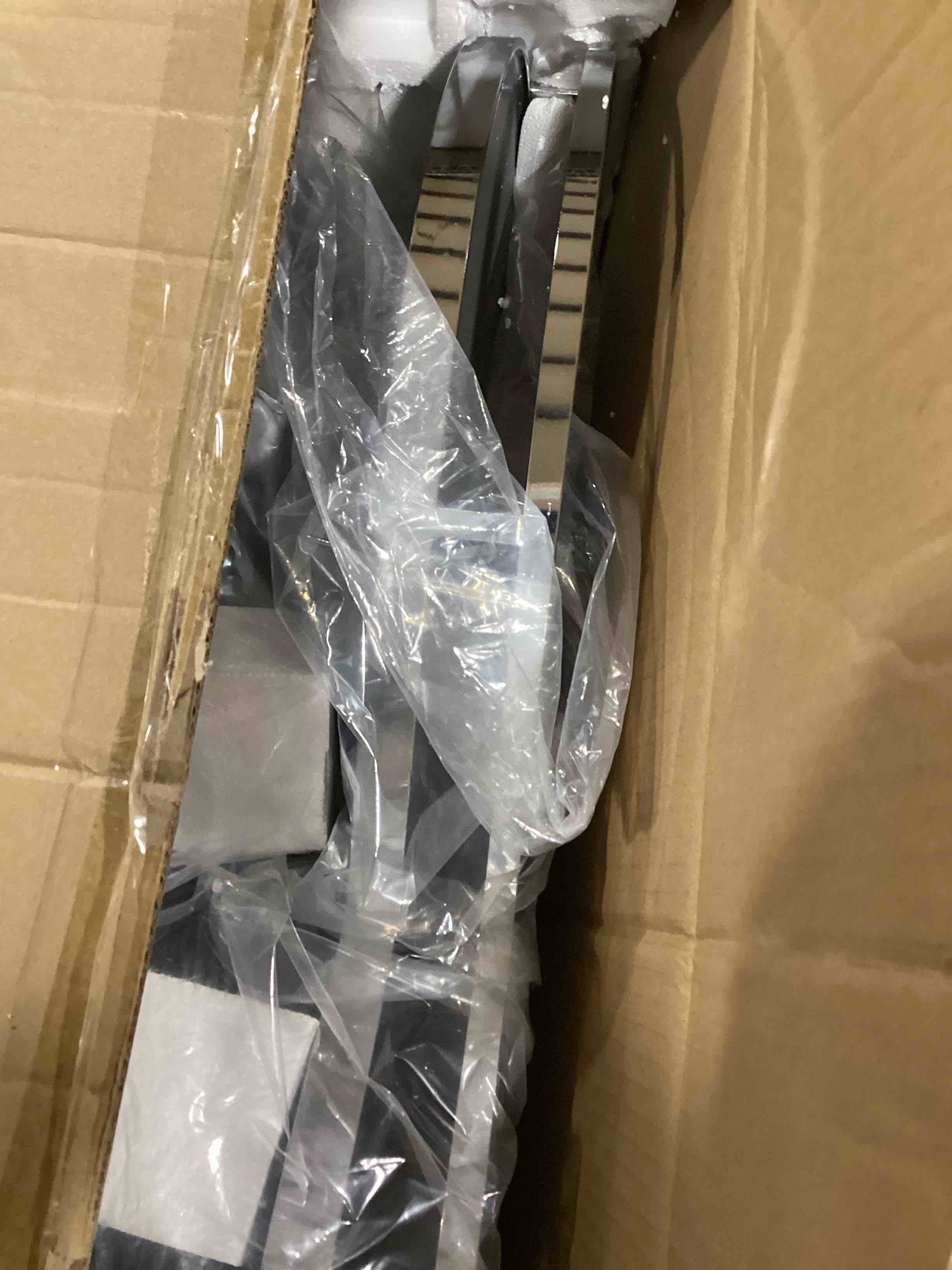 https://s3.amazonaws.com/lotting-images-prod/bidfta/RED6460473_1721304723576.jpeg