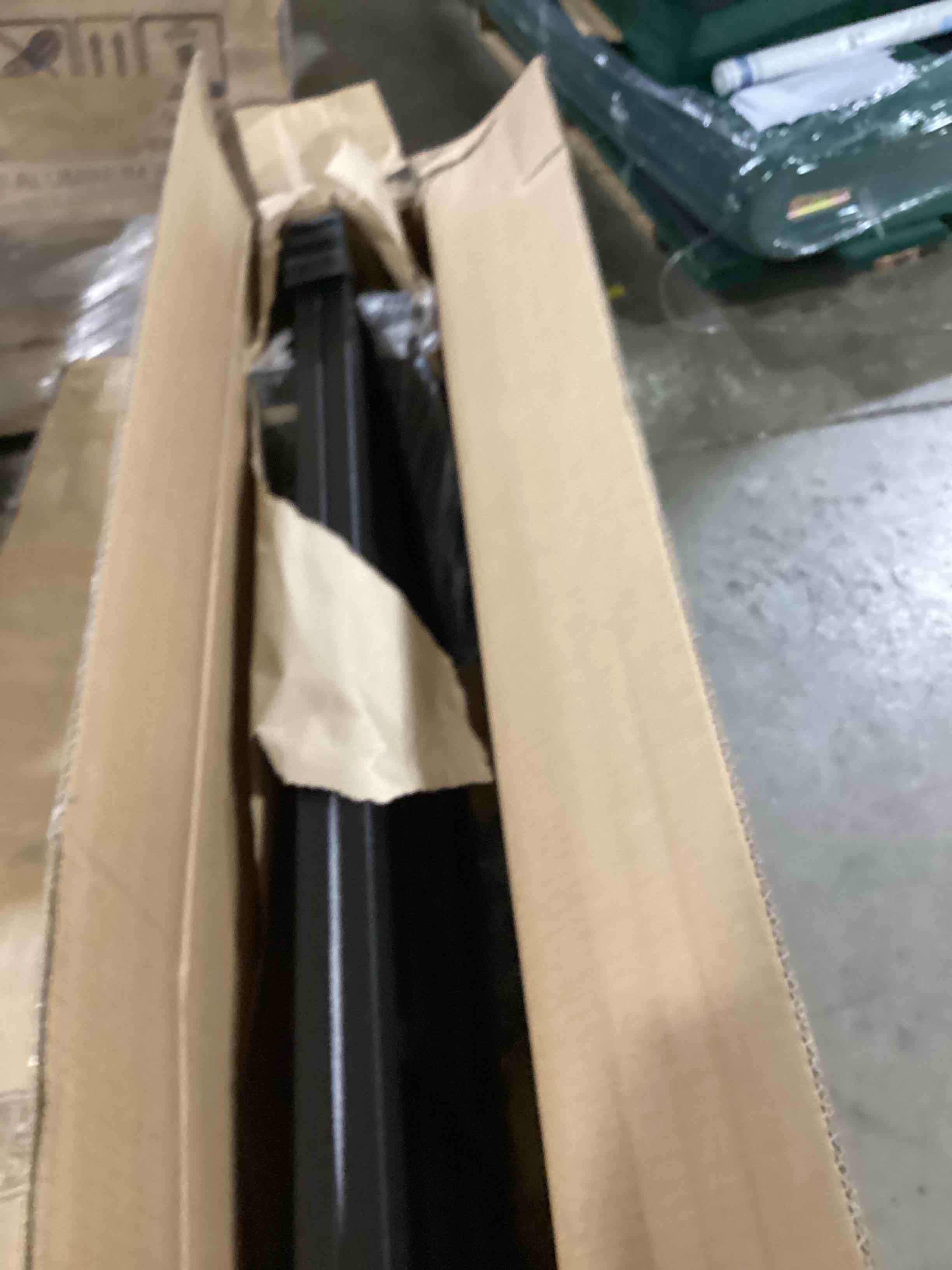 https://s3.amazonaws.com/lotting-images-prod/bidfta/RED6460943_1720200884470.jpeg