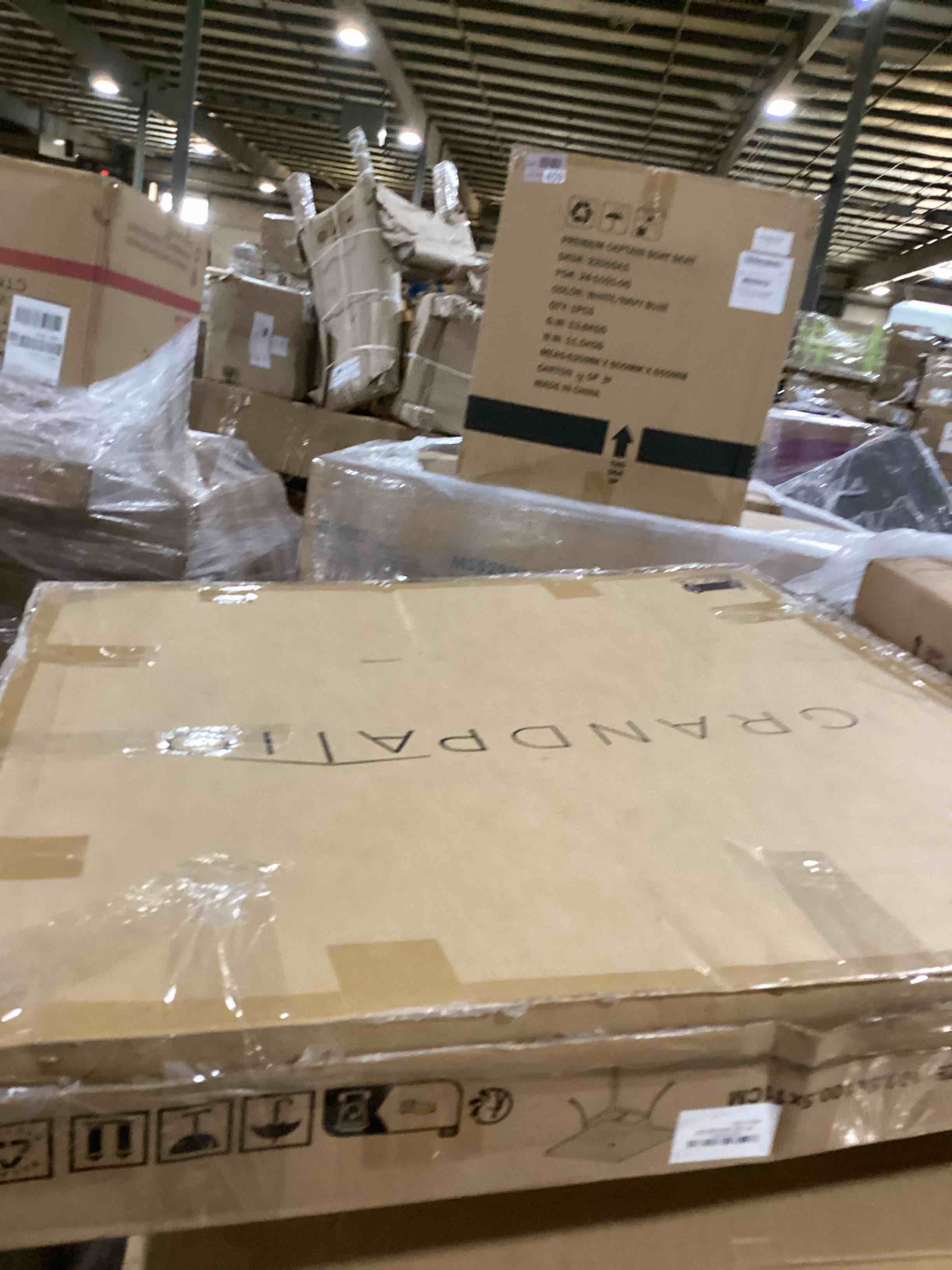 https://s3.amazonaws.com/lotting-images-prod/bidfta/RED6461214_1720805193195.jpeg