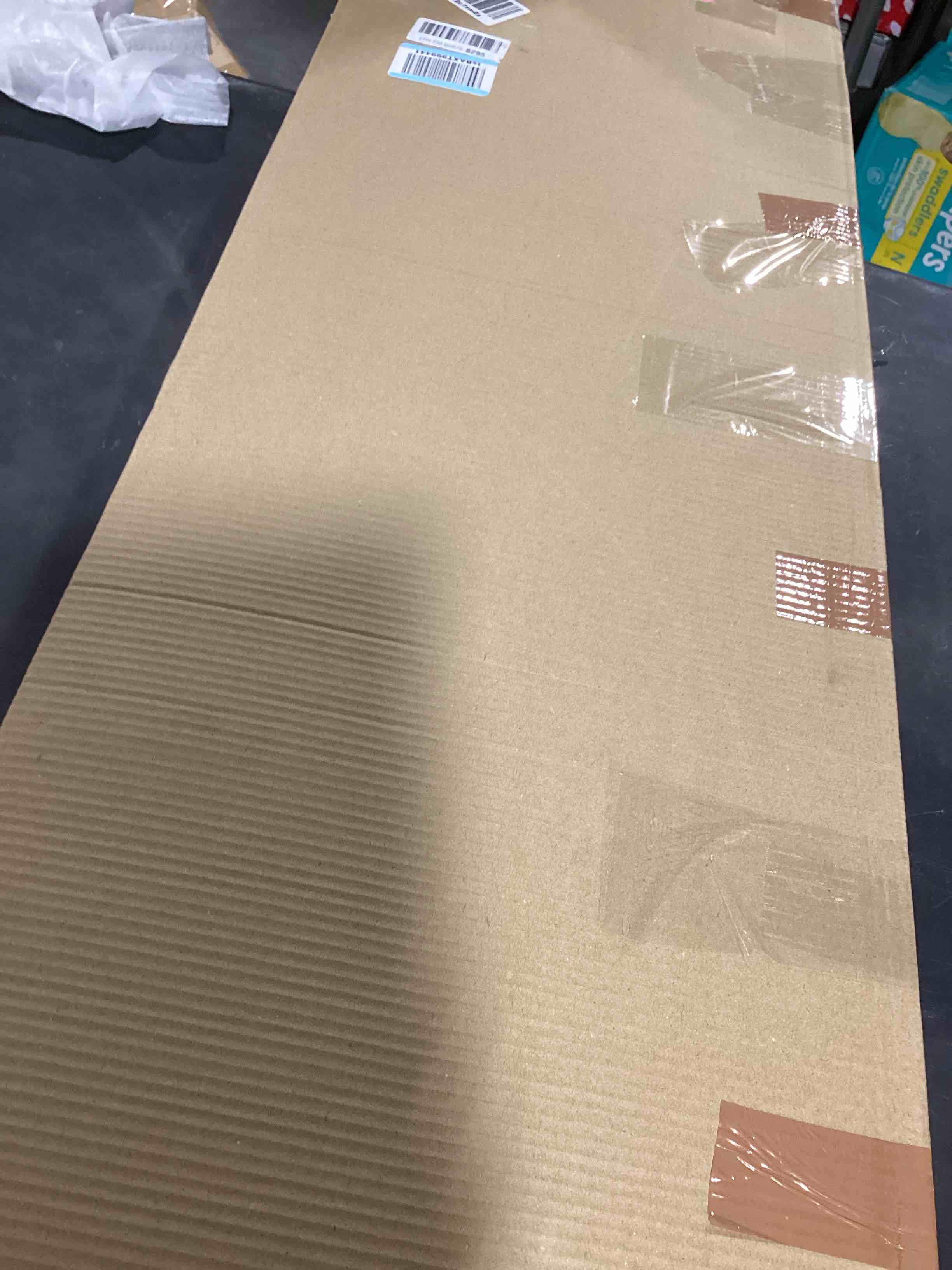https://s3.amazonaws.com/lotting-images-prod/bidfta/RED6461974_1729004864598.jpeg