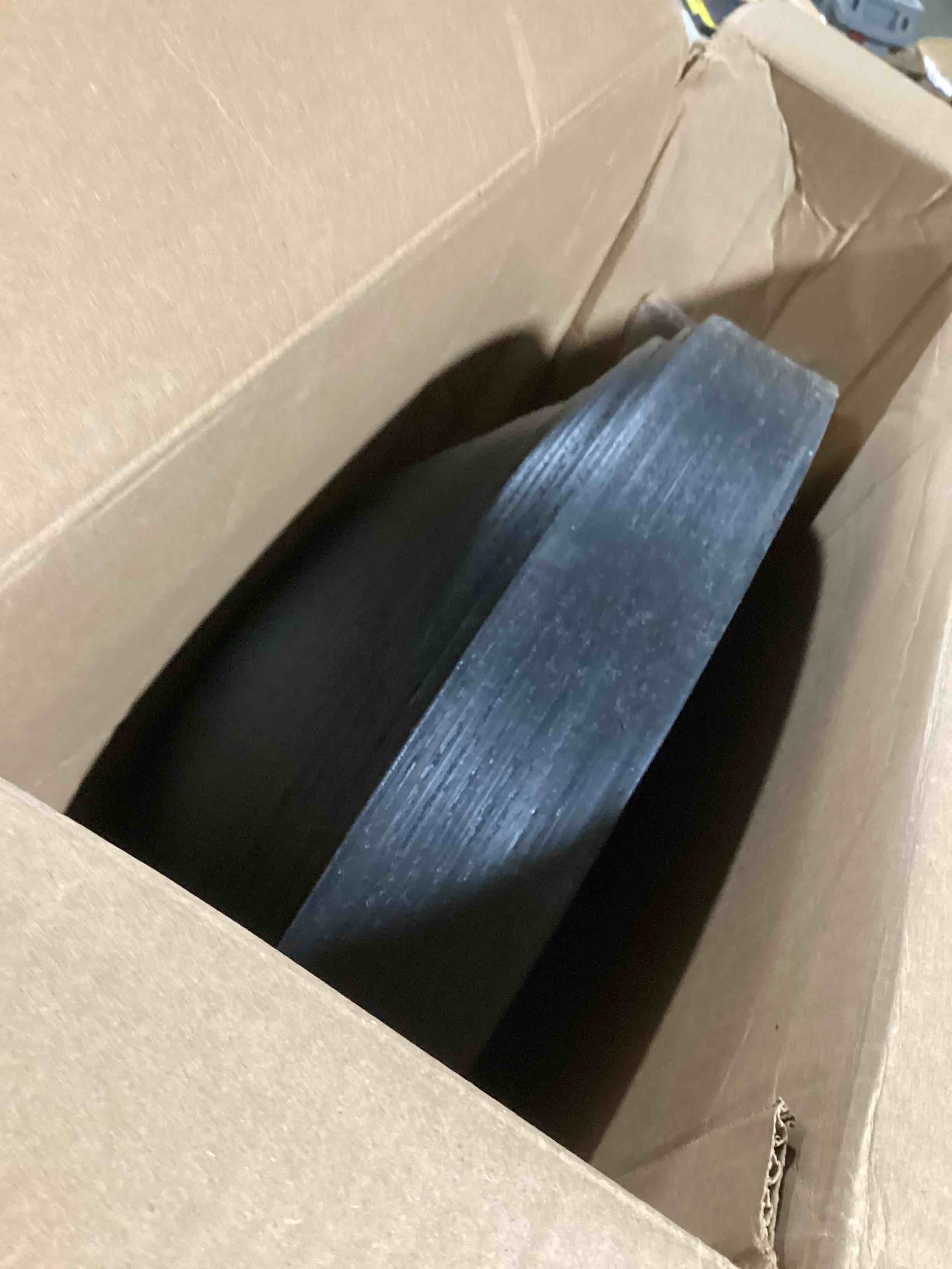 https://s3.amazonaws.com/lotting-images-prod/bidfta/RED6461976_1729005094931.jpeg