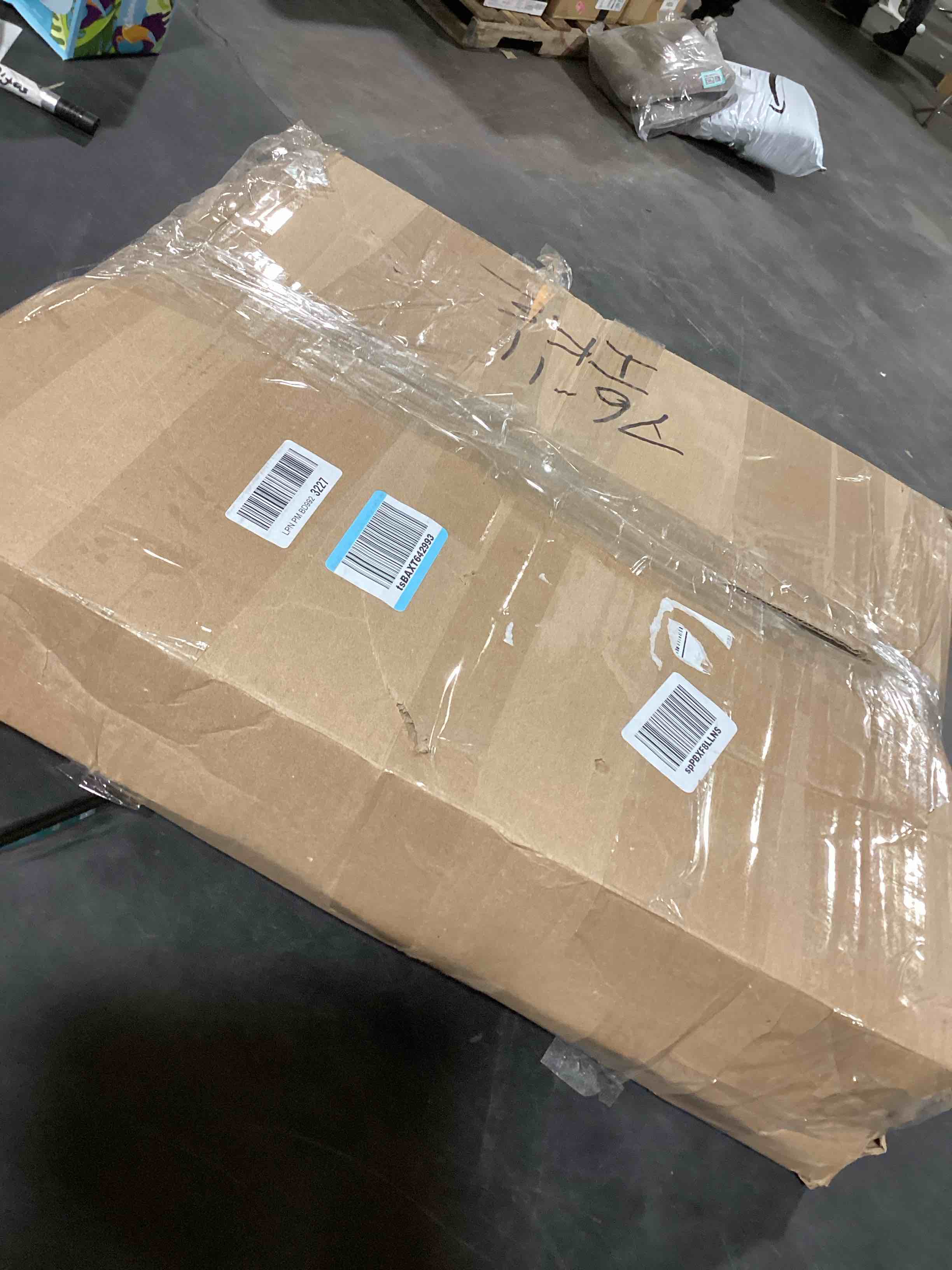 https://s3.amazonaws.com/lotting-images-prod/bidfta/RED6462176_1729102758592.jpeg