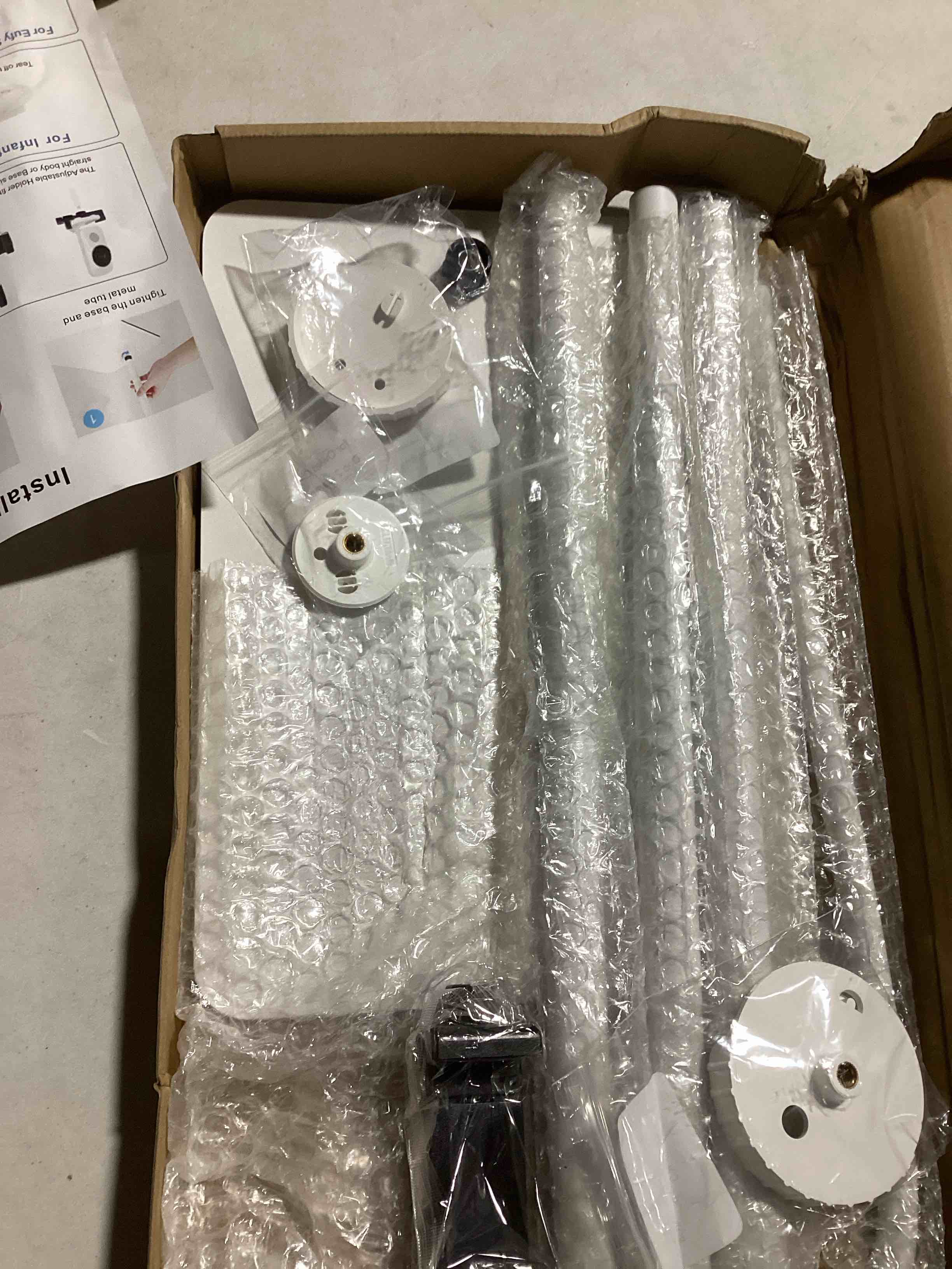 https://s3.amazonaws.com/lotting-images-prod/bidfta/RED6462399_1729190228510.jpeg