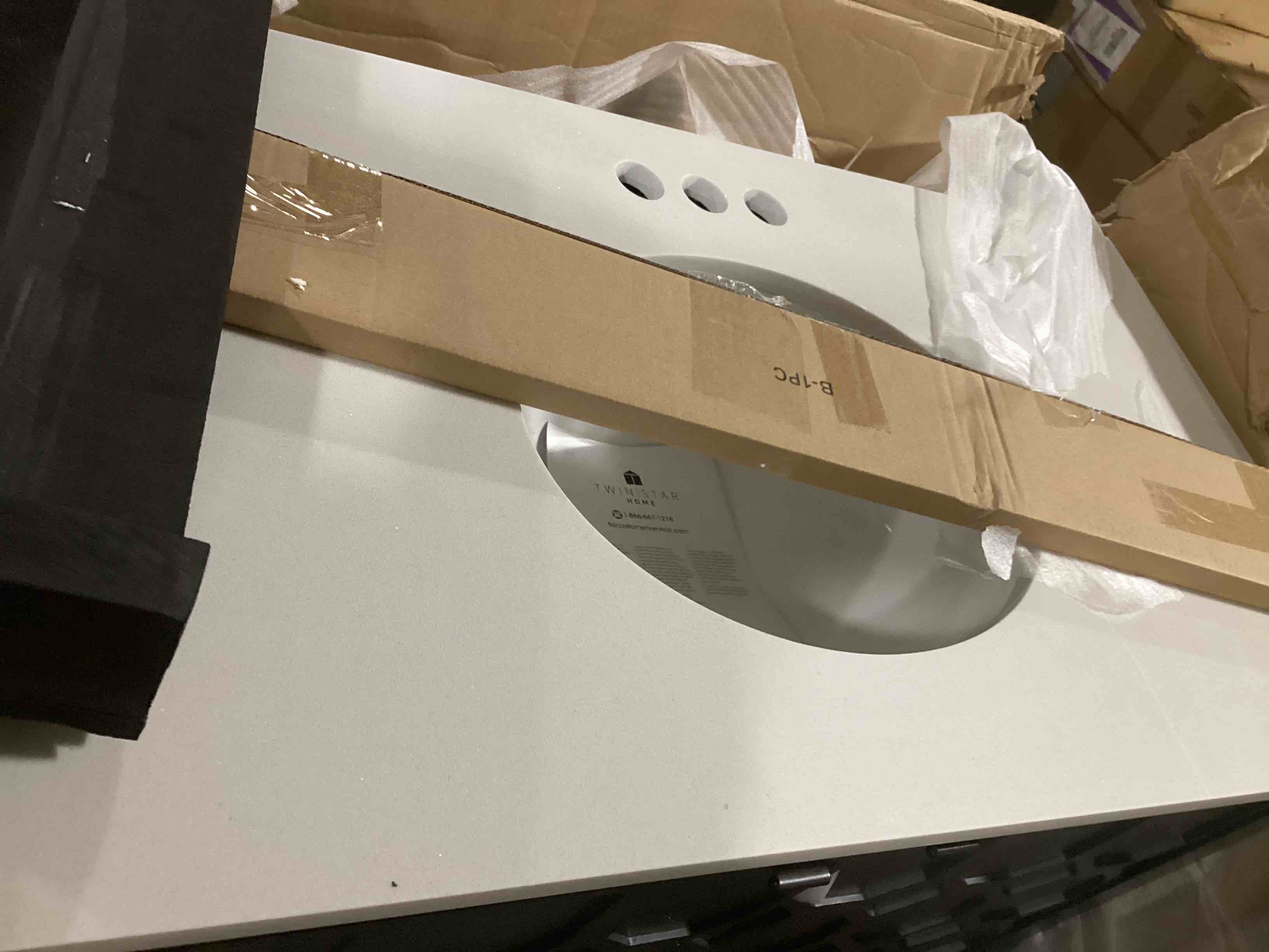 https://s3.amazonaws.com/lotting-images-prod/bidfta/RED6462437_1729261470002.jpeg