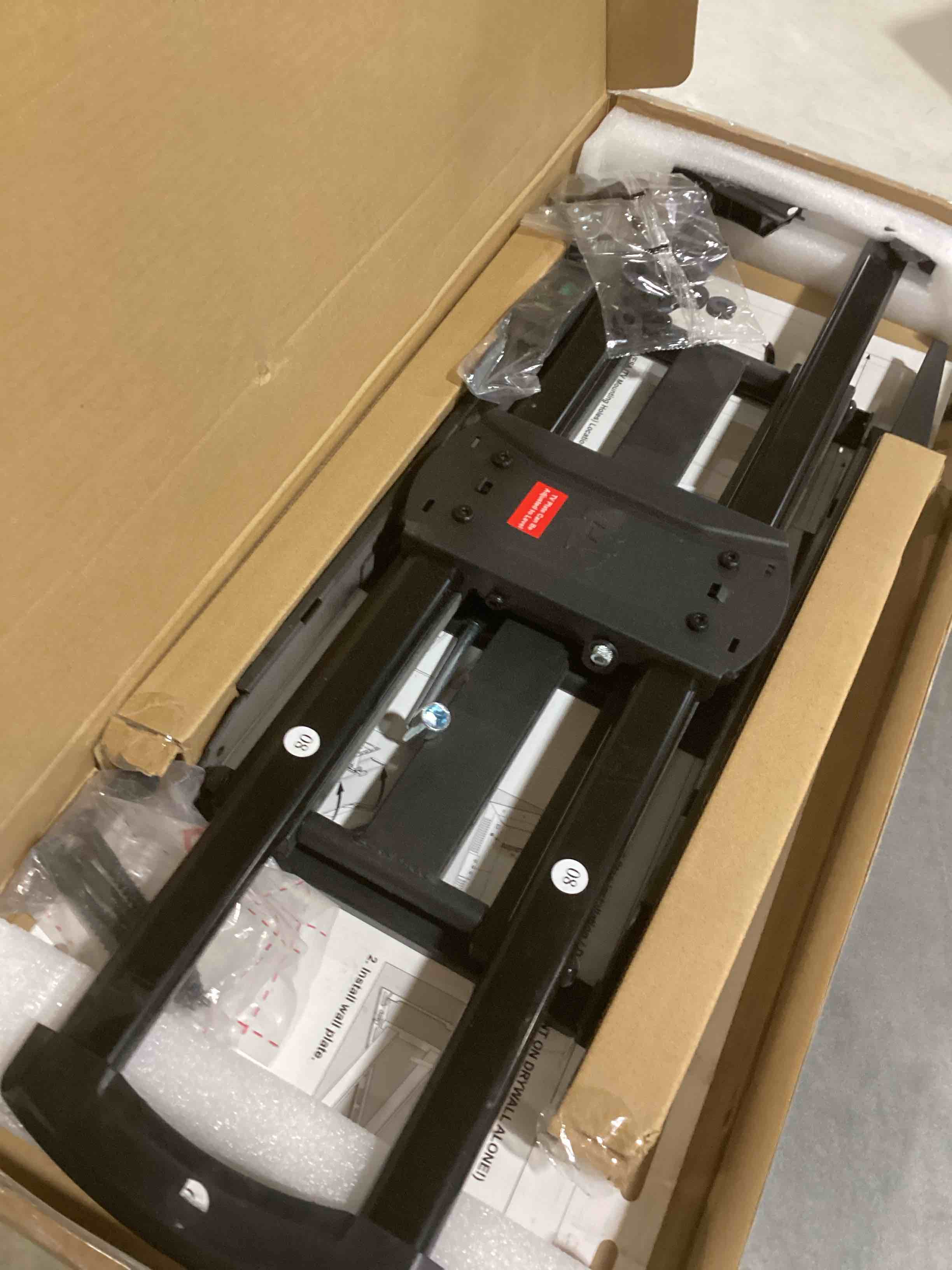 https://s3.amazonaws.com/lotting-images-prod/bidfta/RED6463350_1721667569636.jpeg