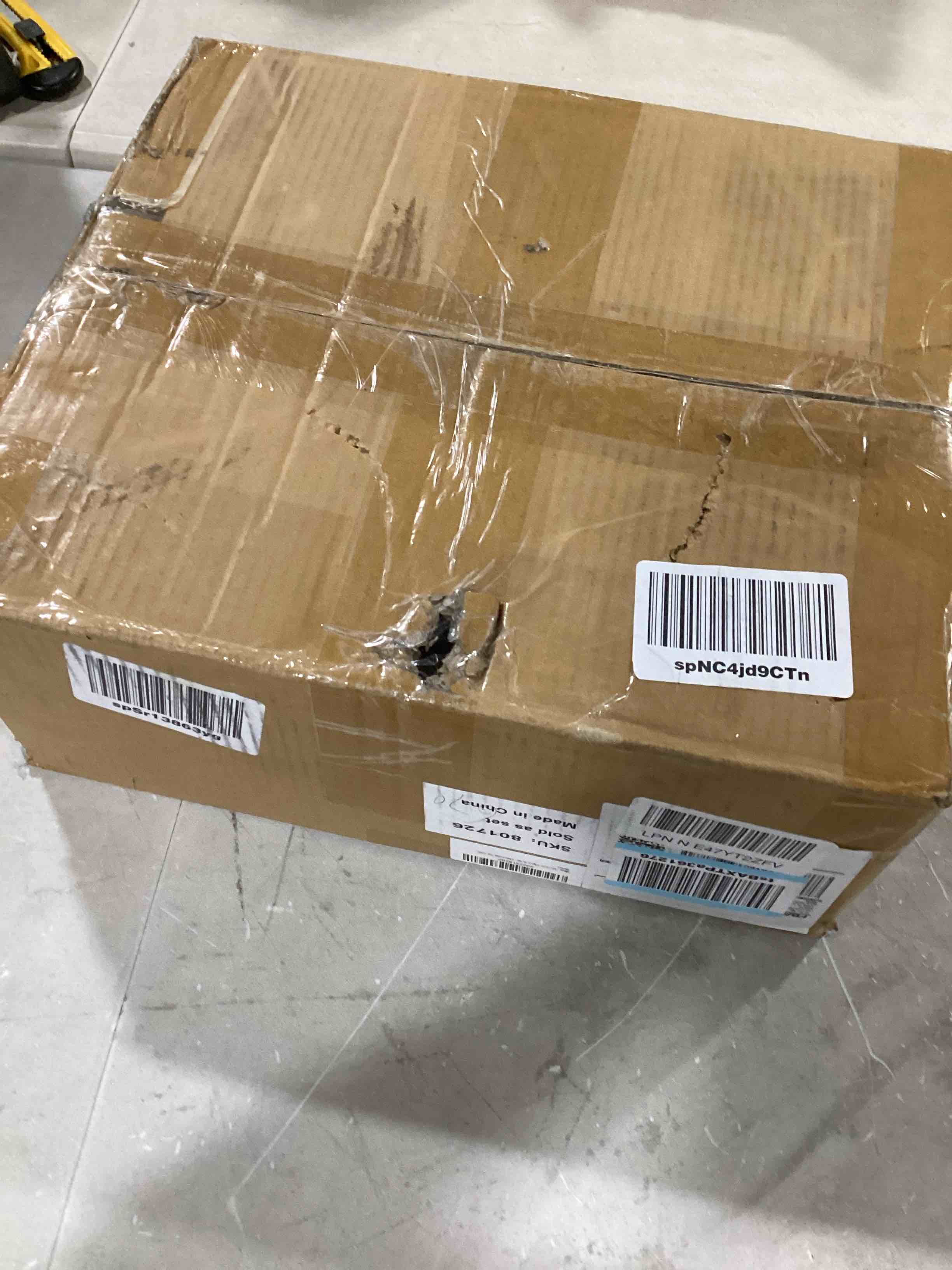https://s3.amazonaws.com/lotting-images-prod/bidfta/RED6463747_1721761619874.jpeg
