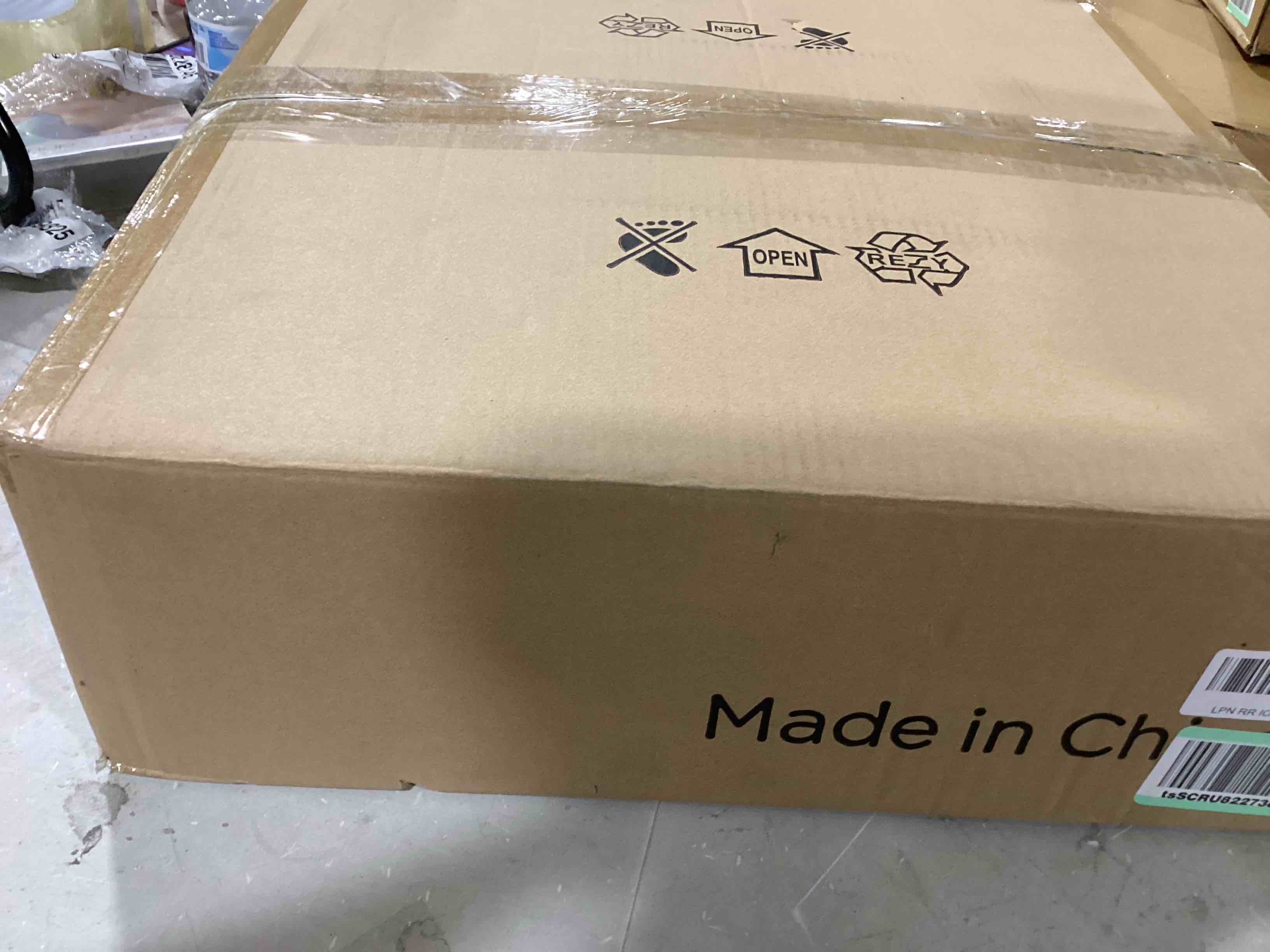 https://s3.amazonaws.com/lotting-images-prod/bidfta/RED6463792_1721762309288.jpeg