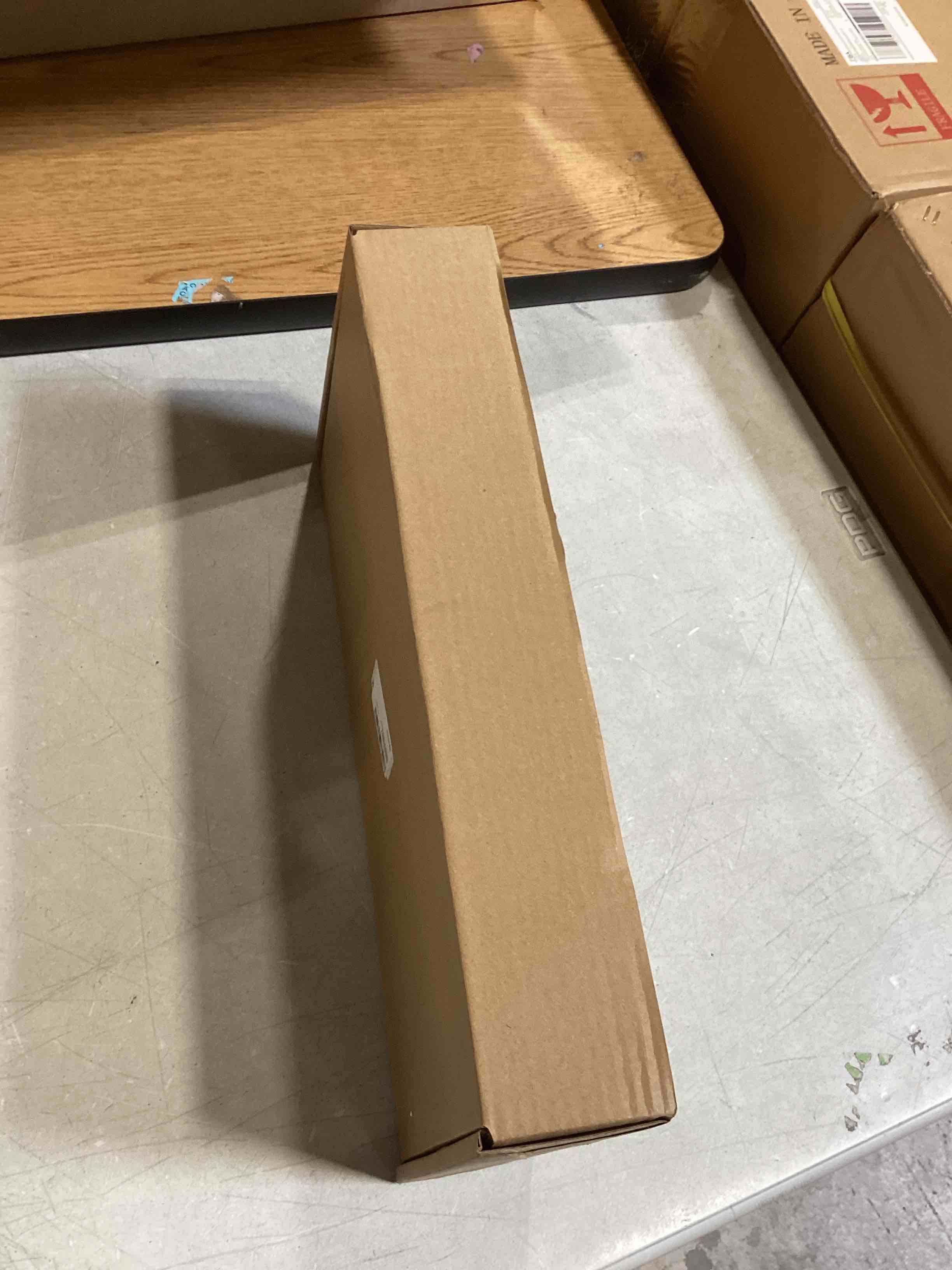 https://s3.amazonaws.com/lotting-images-prod/bidfta/RED6464172_1719255720478.jpeg