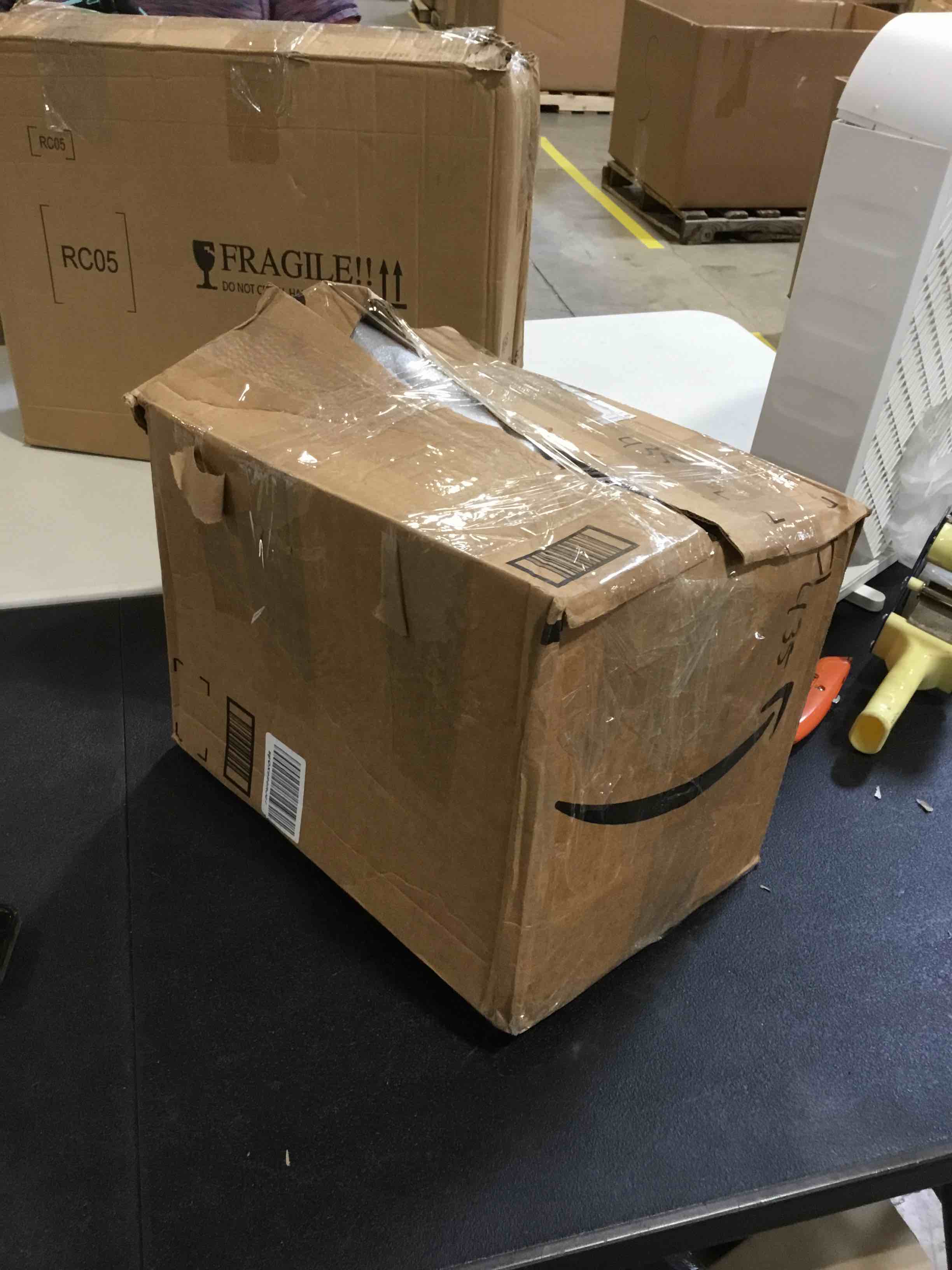https://s3.amazonaws.com/lotting-images-prod/bidfta/RED6464933_1721754232523.jpeg