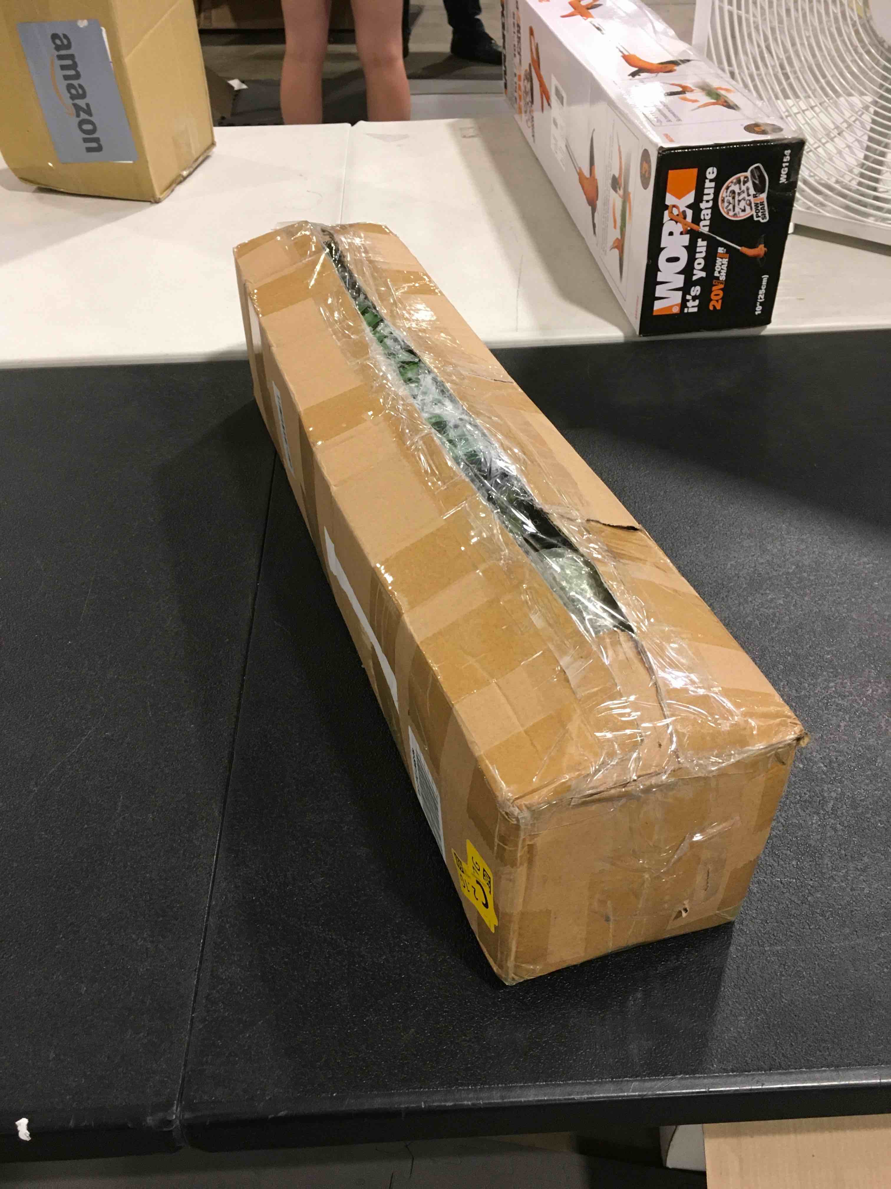 https://s3.amazonaws.com/lotting-images-prod/bidfta/RED6464987_1721823269470.jpeg