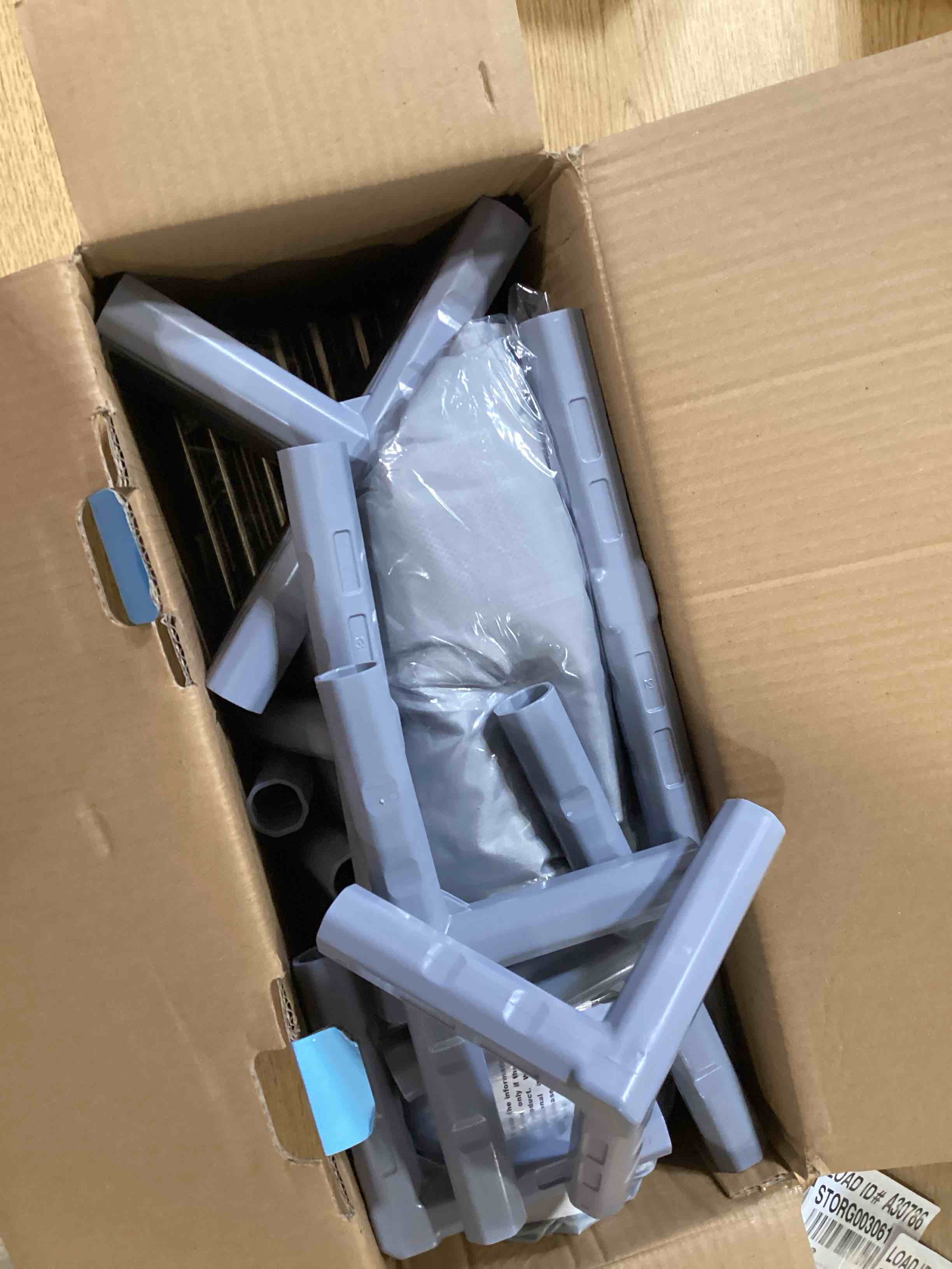 https://s3.amazonaws.com/lotting-images-prod/bidfta/RED6467177_1723231627498.jpeg