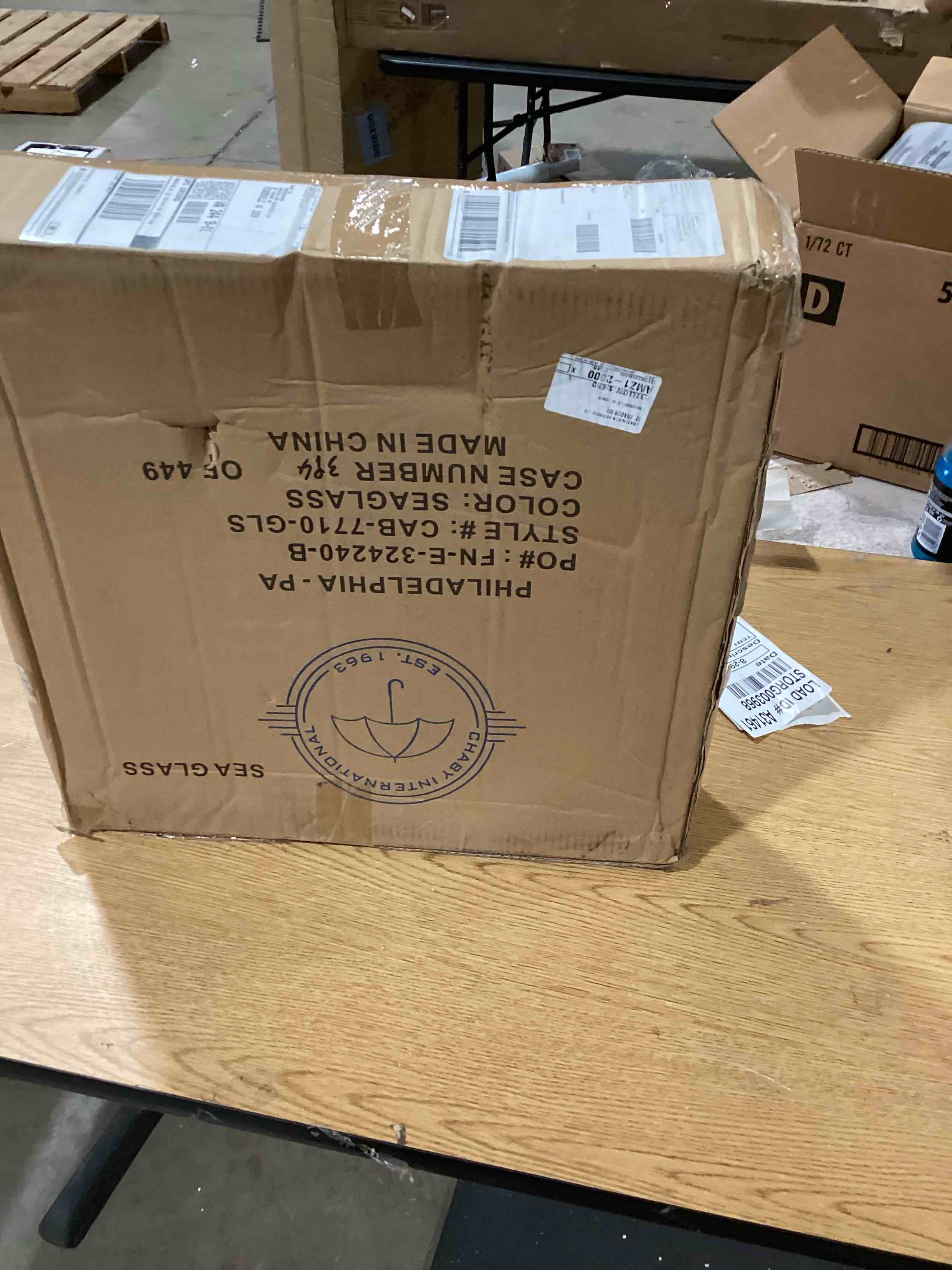 https://s3.amazonaws.com/lotting-images-prod/bidfta/RED6468100_1725537850833.jpeg