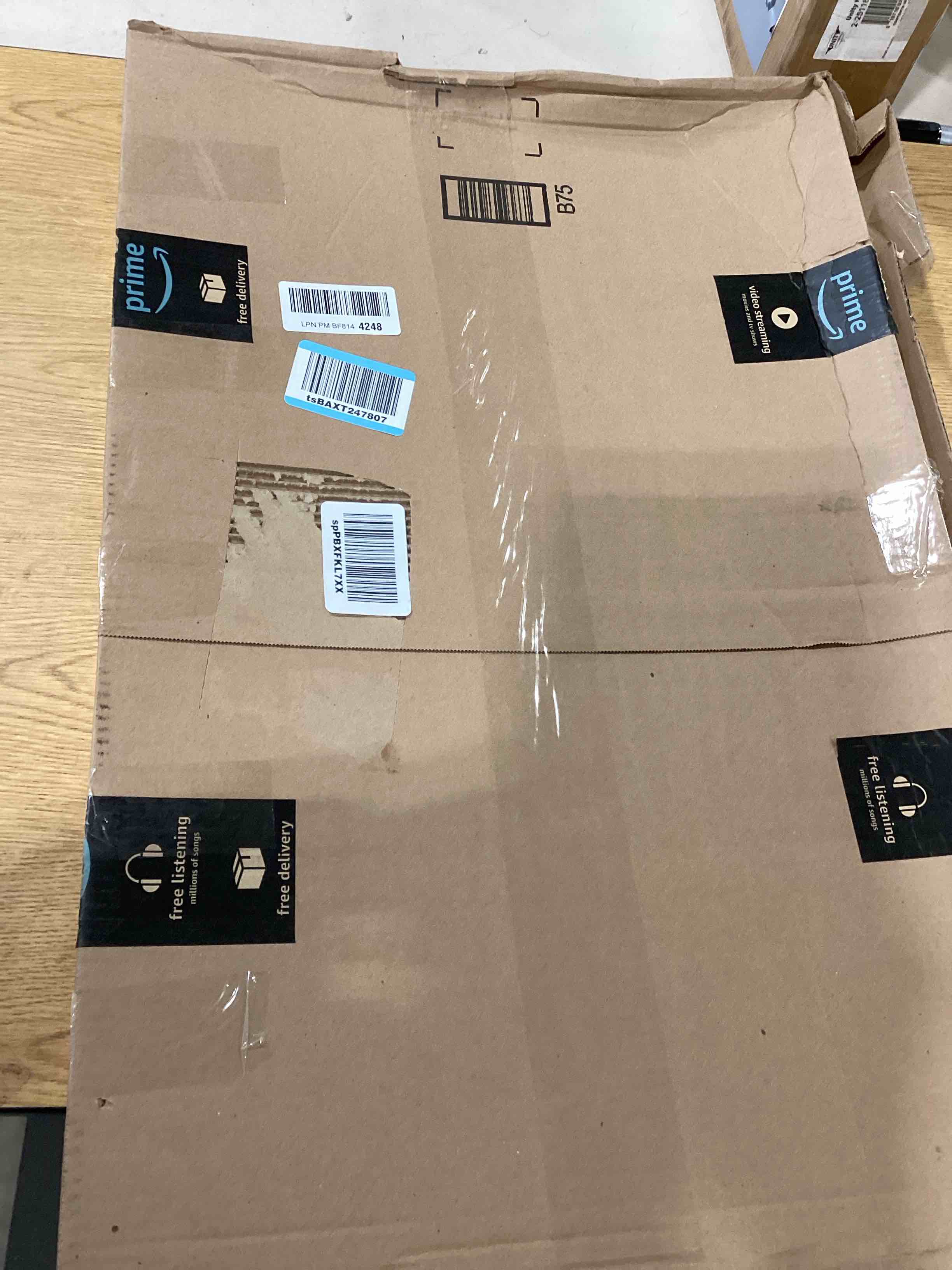 https://s3.amazonaws.com/lotting-images-prod/bidfta/RED6468209_1725889227269.jpeg