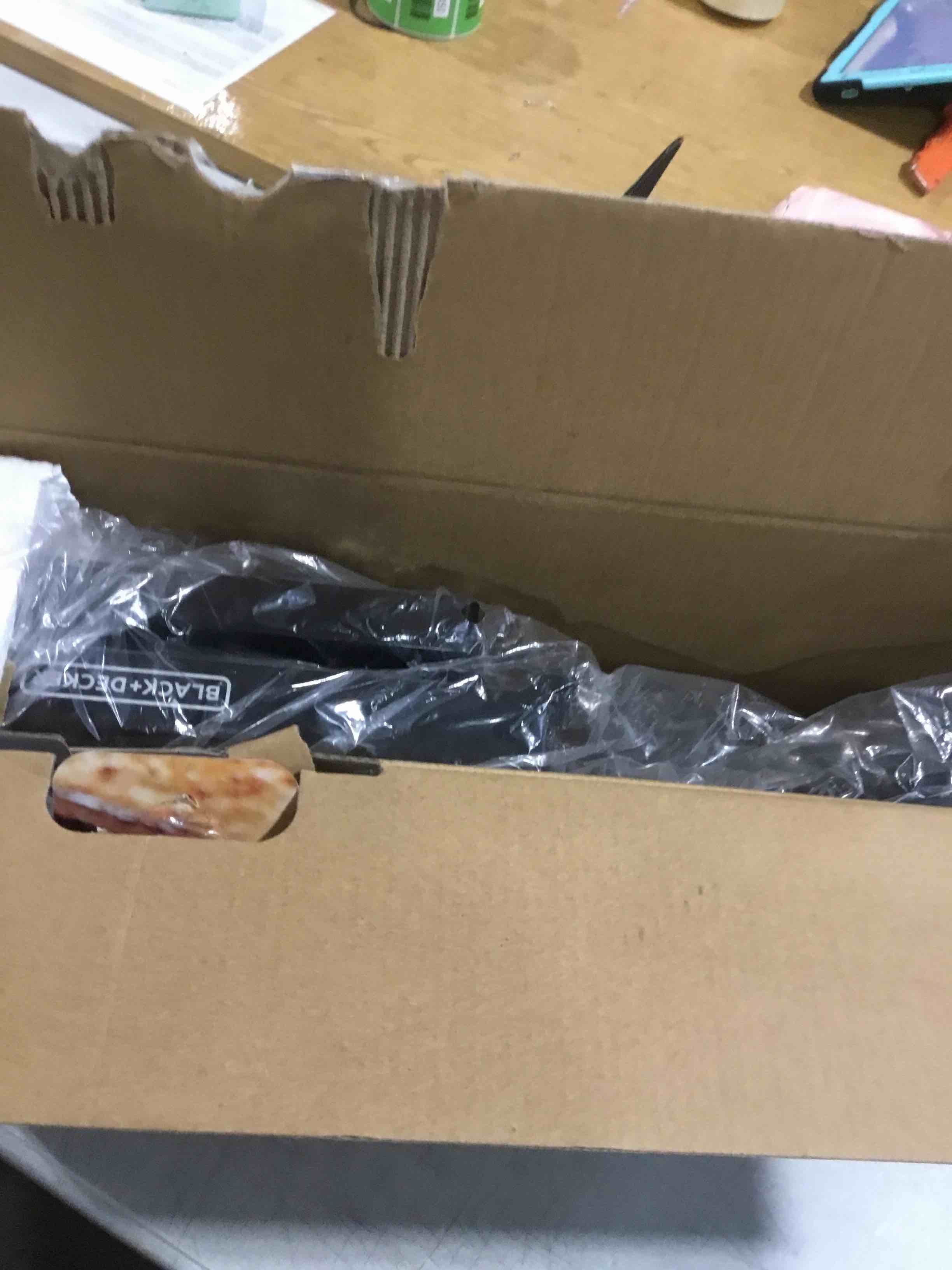 https://s3.amazonaws.com/lotting-images-prod/bidfta/RED6468613_1725540614811.jpeg
