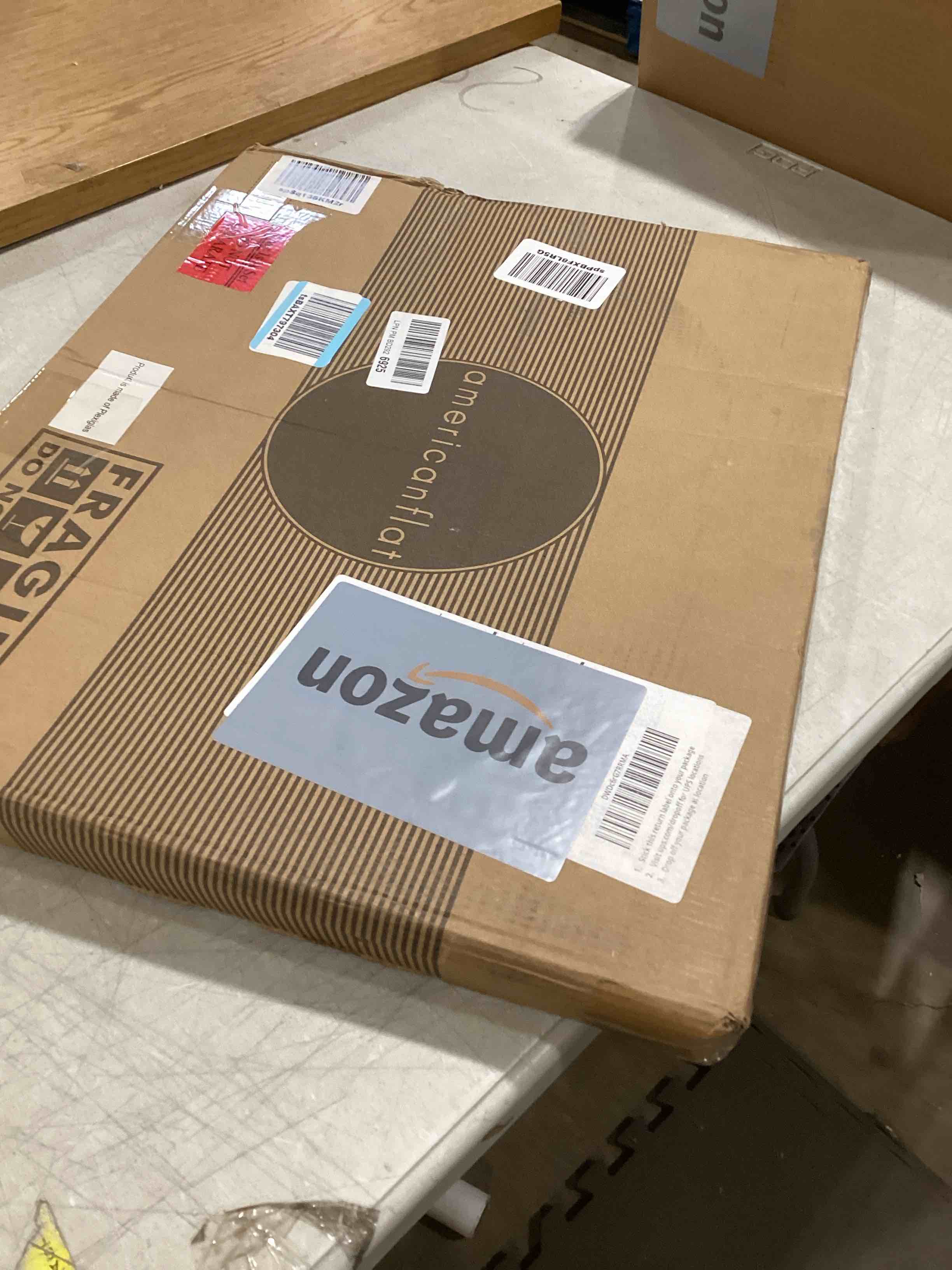 https://s3.amazonaws.com/lotting-images-prod/bidfta/RED6468931_1725627431548.jpeg
