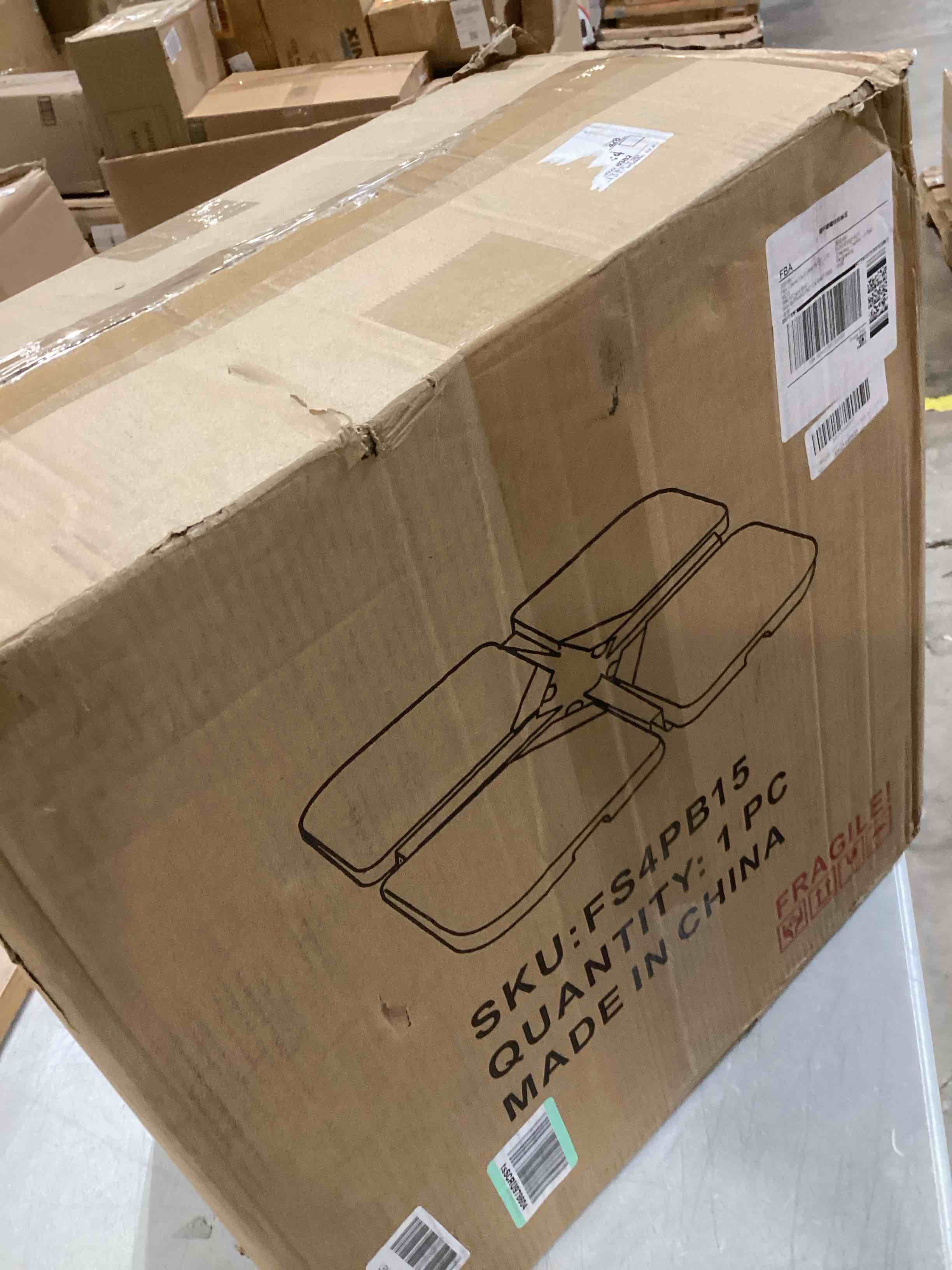 https://s3.amazonaws.com/lotting-images-prod/bidfta/RED6469532_1726172956189.jpeg