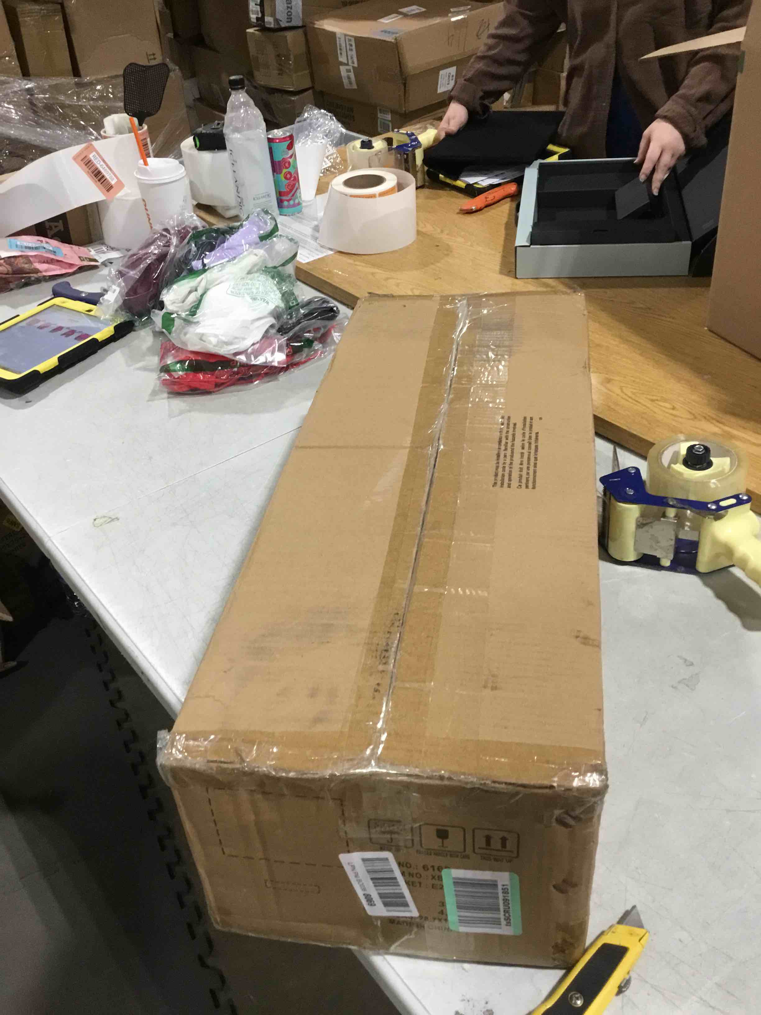 https://s3.amazonaws.com/lotting-images-prod/bidfta/RED6469788_1726575136200.jpeg