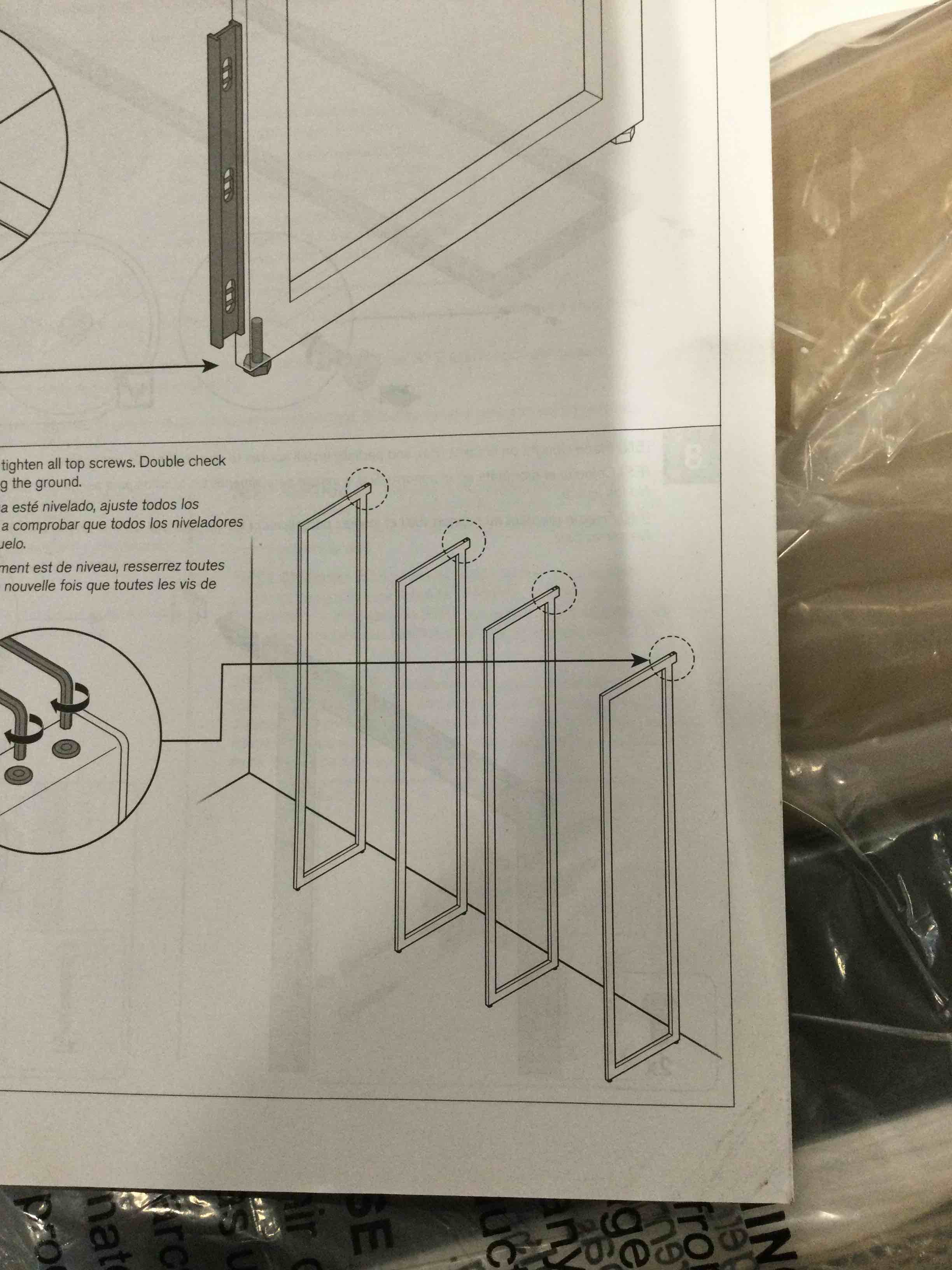 https://s3.amazonaws.com/lotting-images-prod/bidfta/RED6470350_1724160128653.jpeg