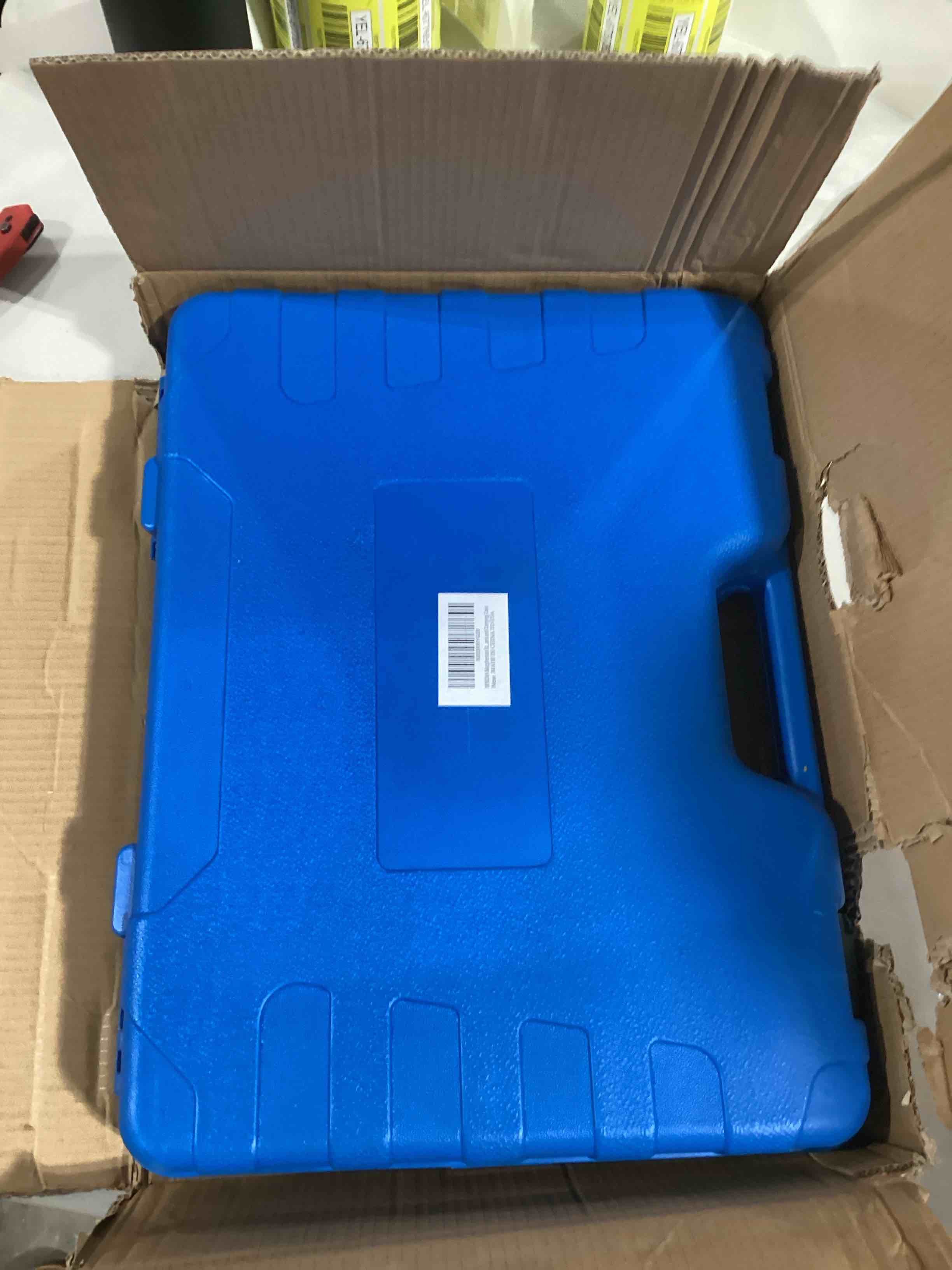 https://s3.amazonaws.com/lotting-images-prod/bidfta/RED6470408_1724242793431.jpeg