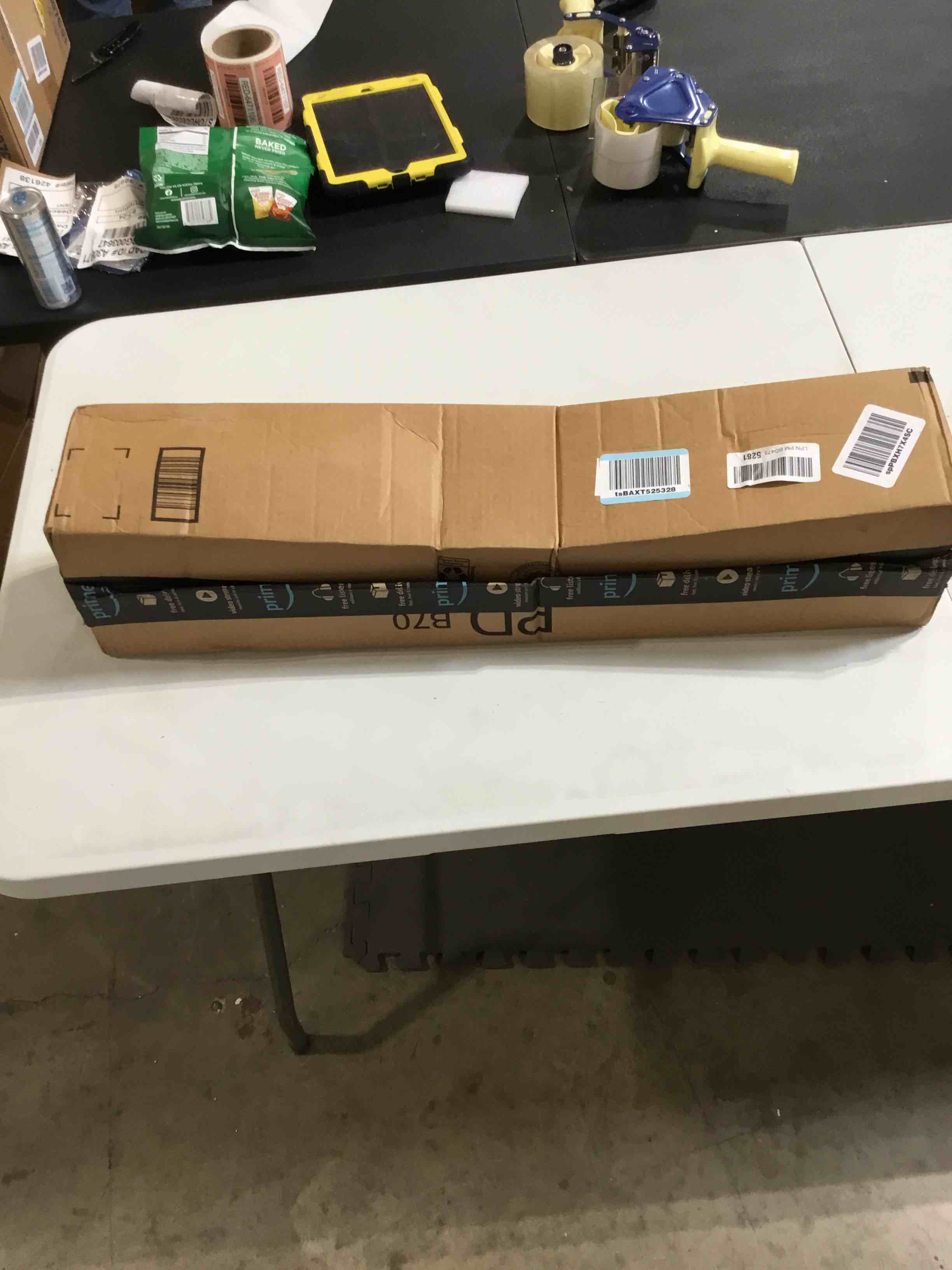 https://s3.amazonaws.com/lotting-images-prod/bidfta/RED6471105_1724695394907.jpeg