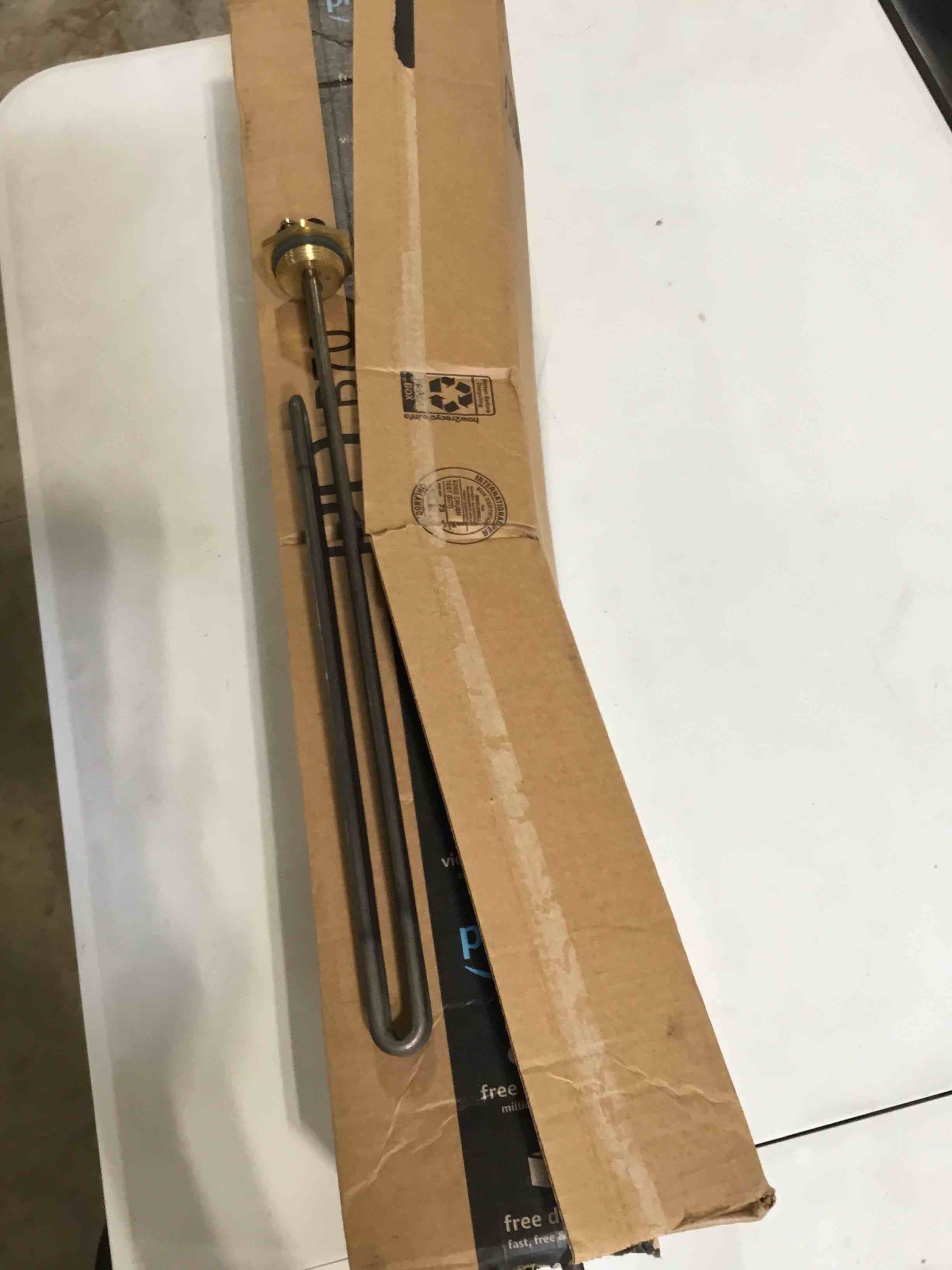 https://s3.amazonaws.com/lotting-images-prod/bidfta/RED6471105_1724695442119.jpeg