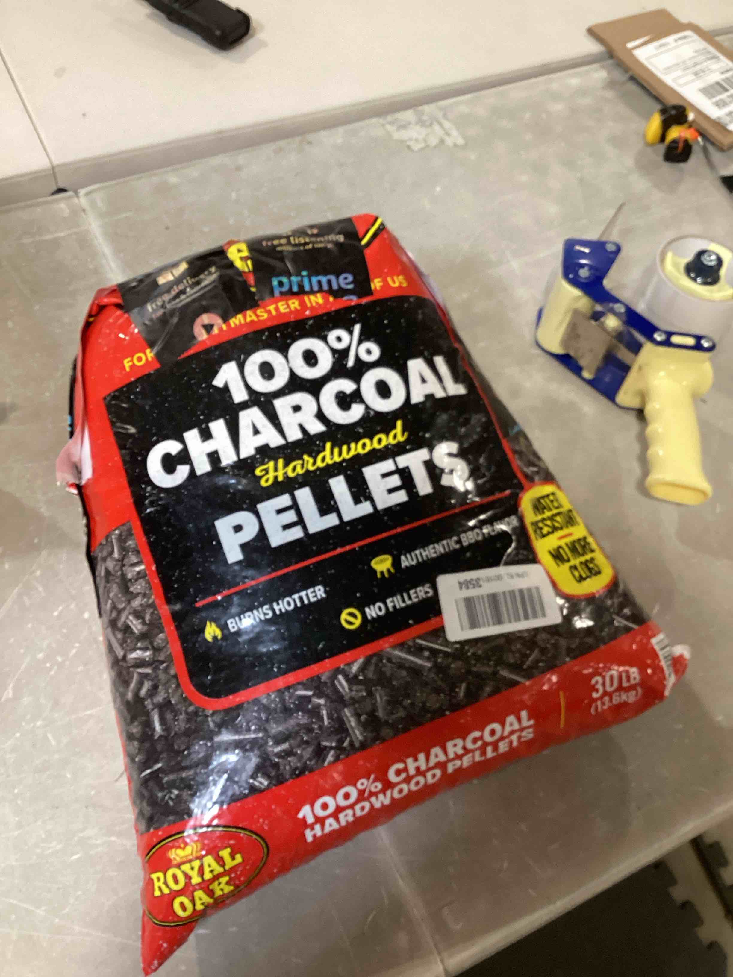 Royal Oak 100 Percent Hardwood Charcoal Pellets for Real BBQ Flavor, Grilling and Smoking, High Heat, Resists Water, Easy to Clean, 30 Pound Bag, Black