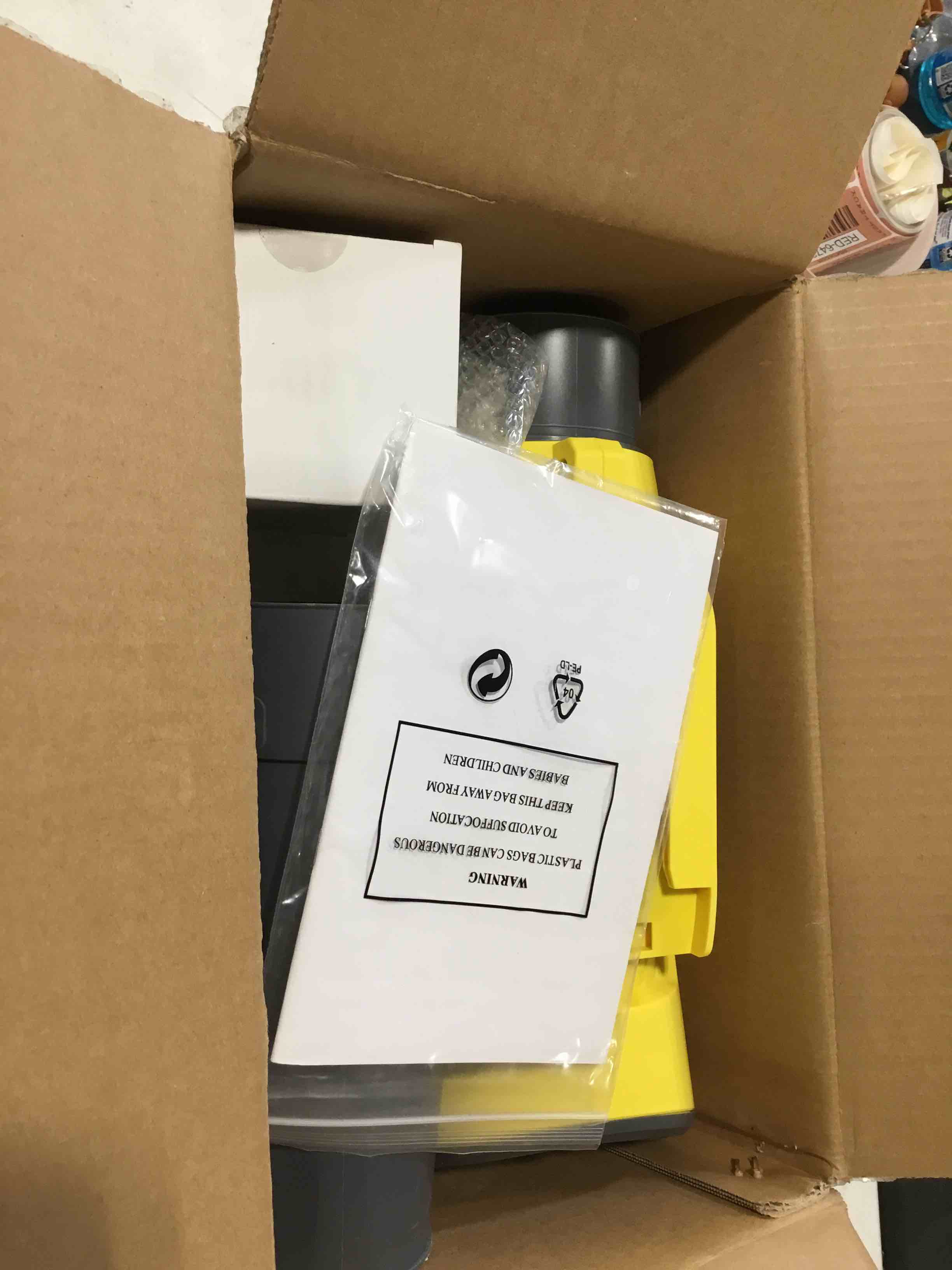 https://s3.amazonaws.com/lotting-images-prod/bidfta/RED6472804_1729187121314.jpeg