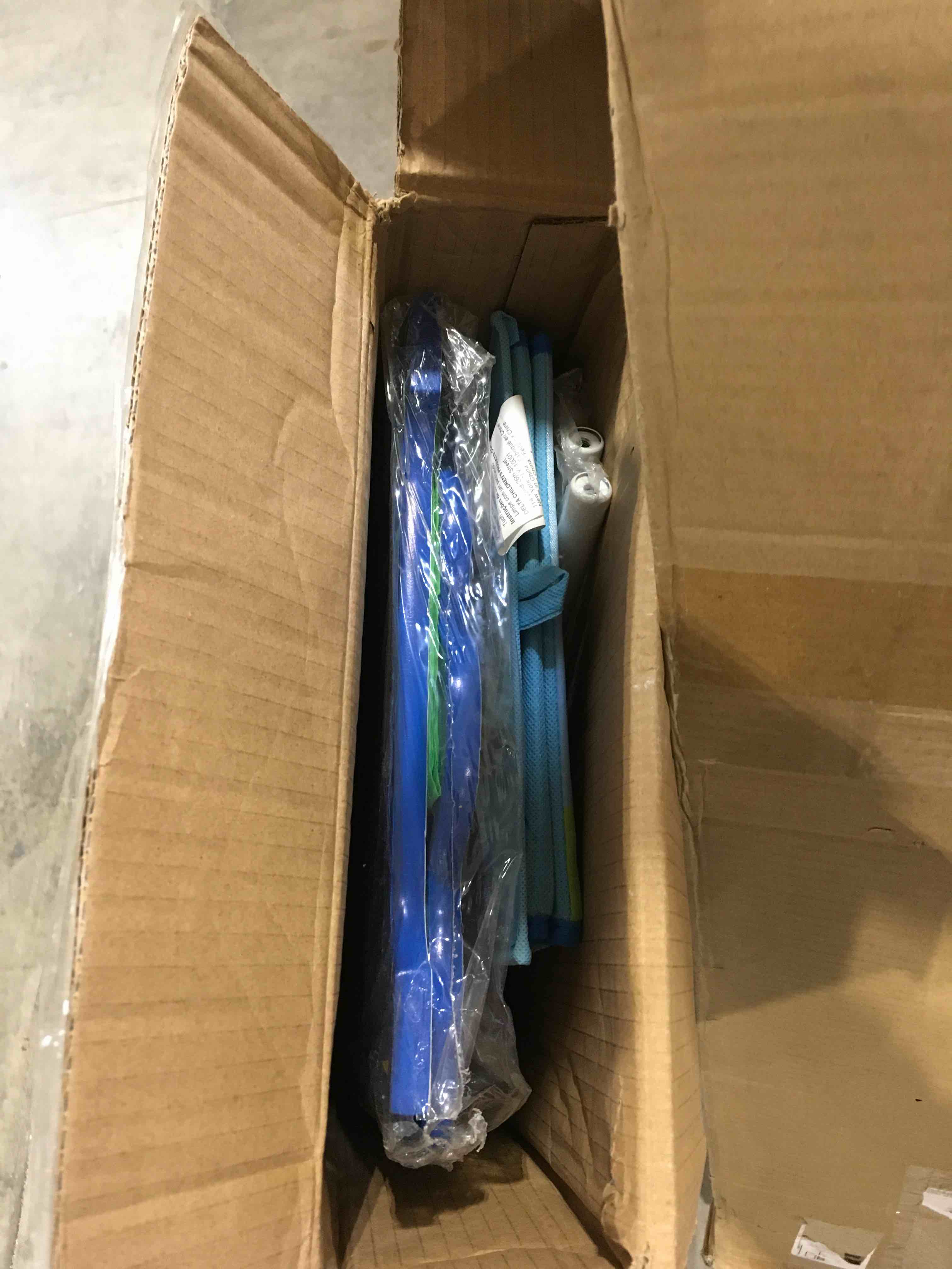 https://s3.amazonaws.com/lotting-images-prod/bidfta/RED6473156_1722360488060.jpeg