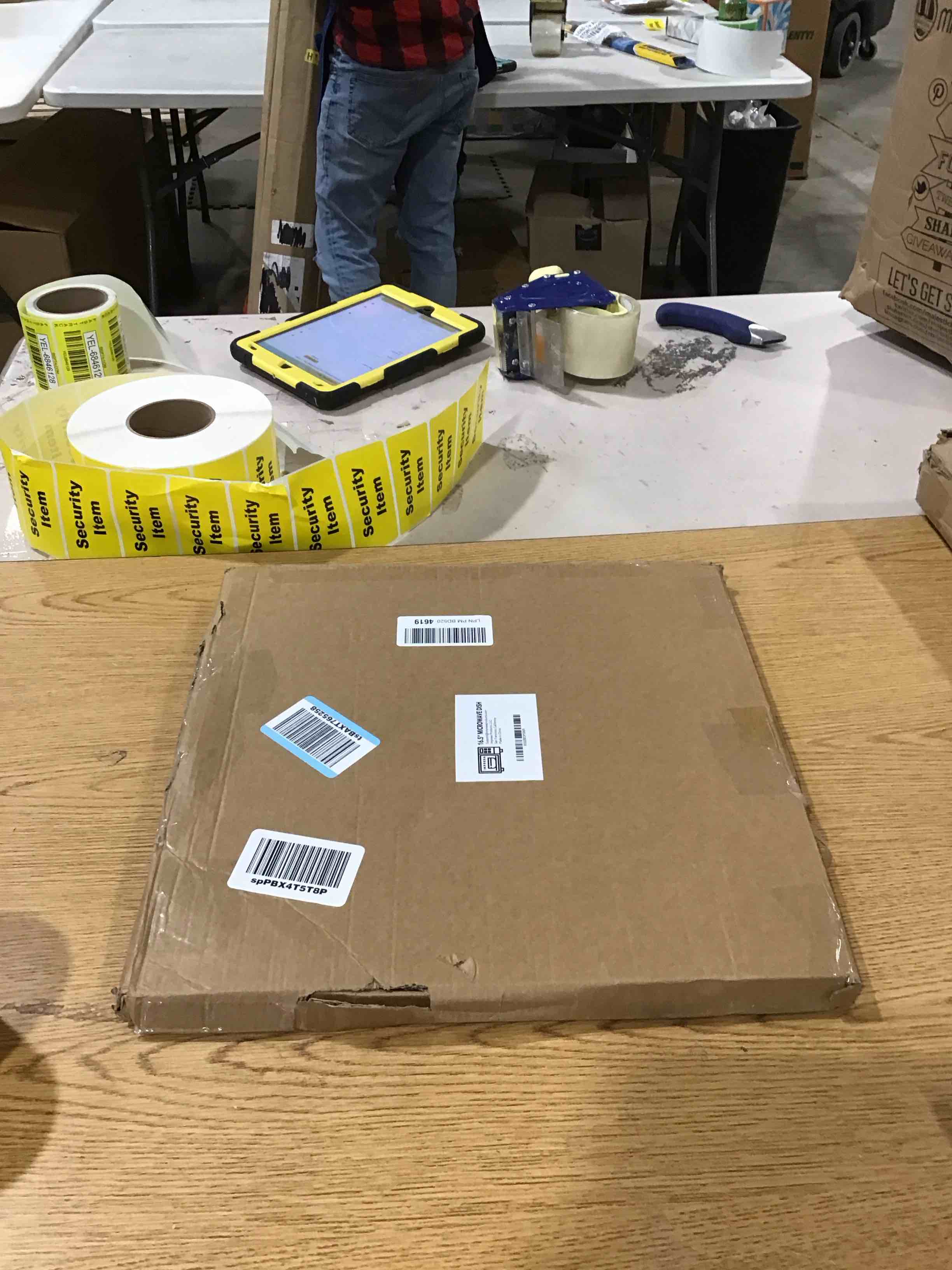 https://s3.amazonaws.com/lotting-images-prod/bidfta/RED6475741_1728921047822.jpeg