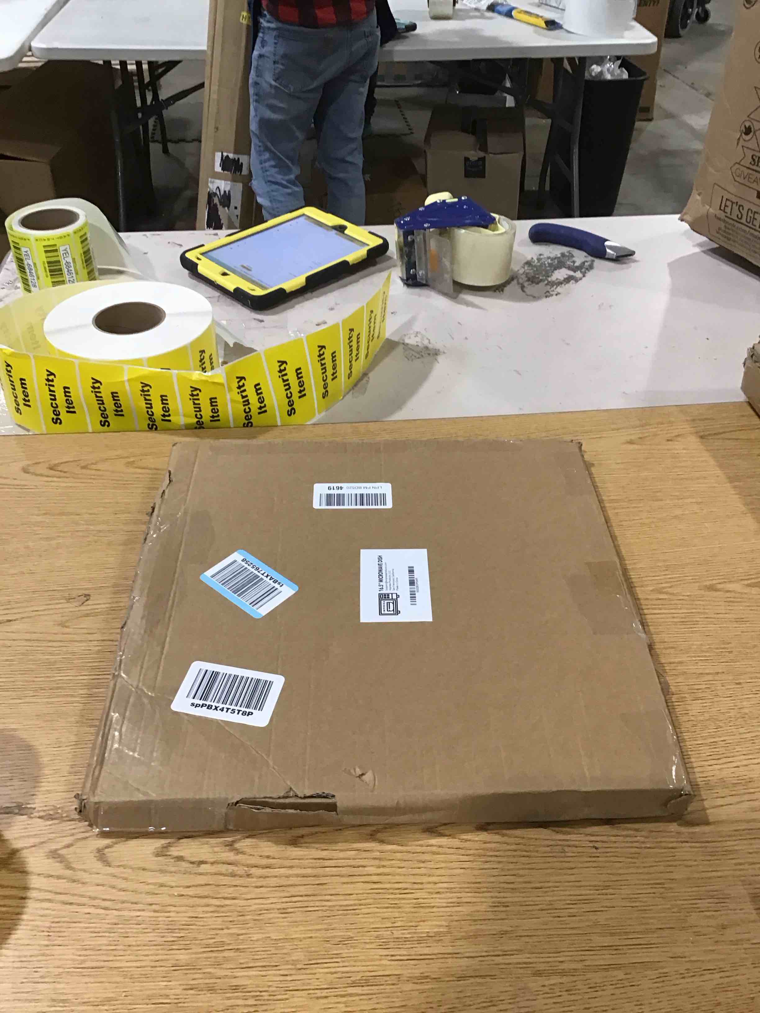 https://s3.amazonaws.com/lotting-images-prod/bidfta/RED6475741_1728921048634.jpeg