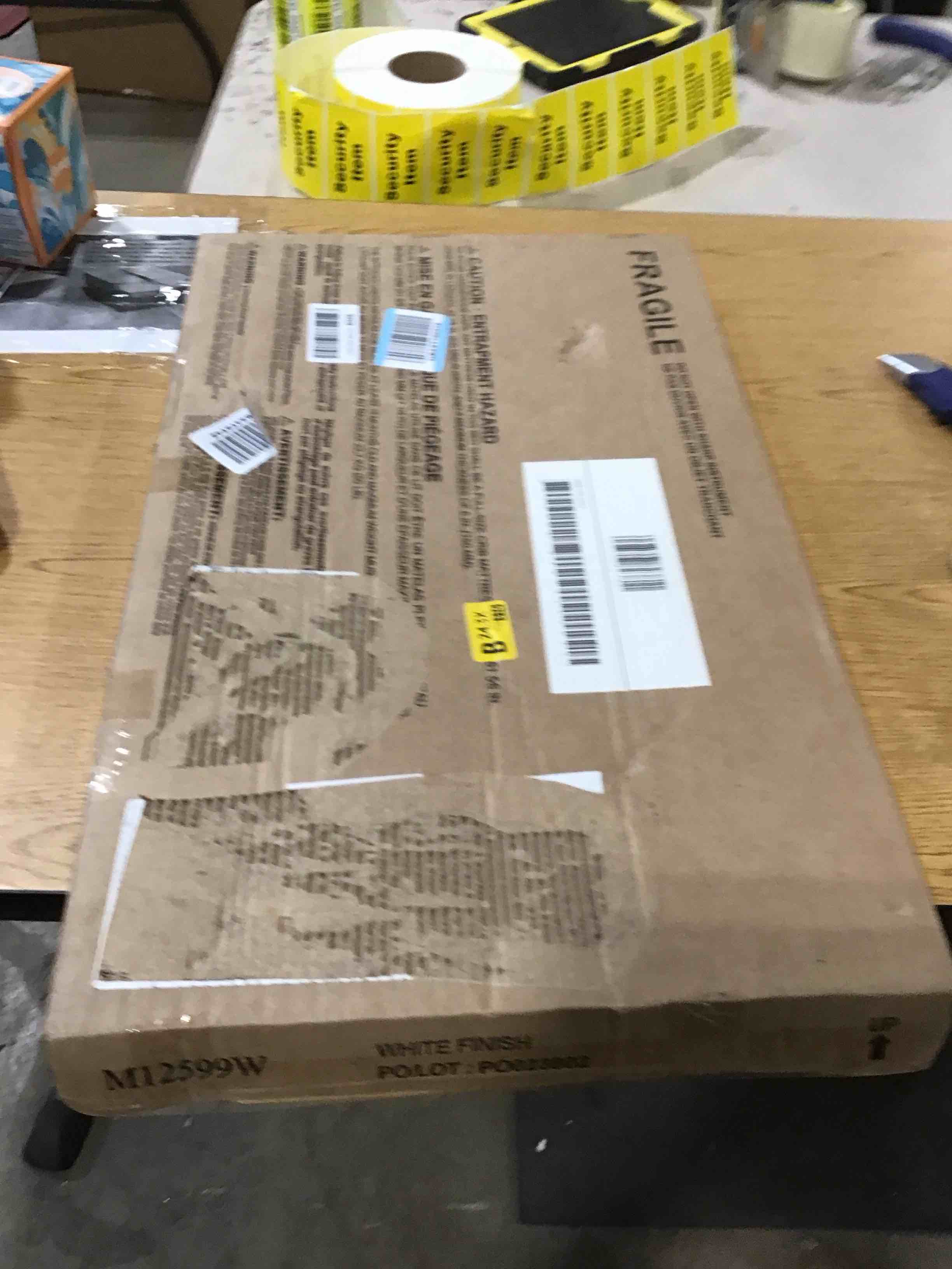 https://s3.amazonaws.com/lotting-images-prod/bidfta/RED6475750_1728922859413.jpeg
