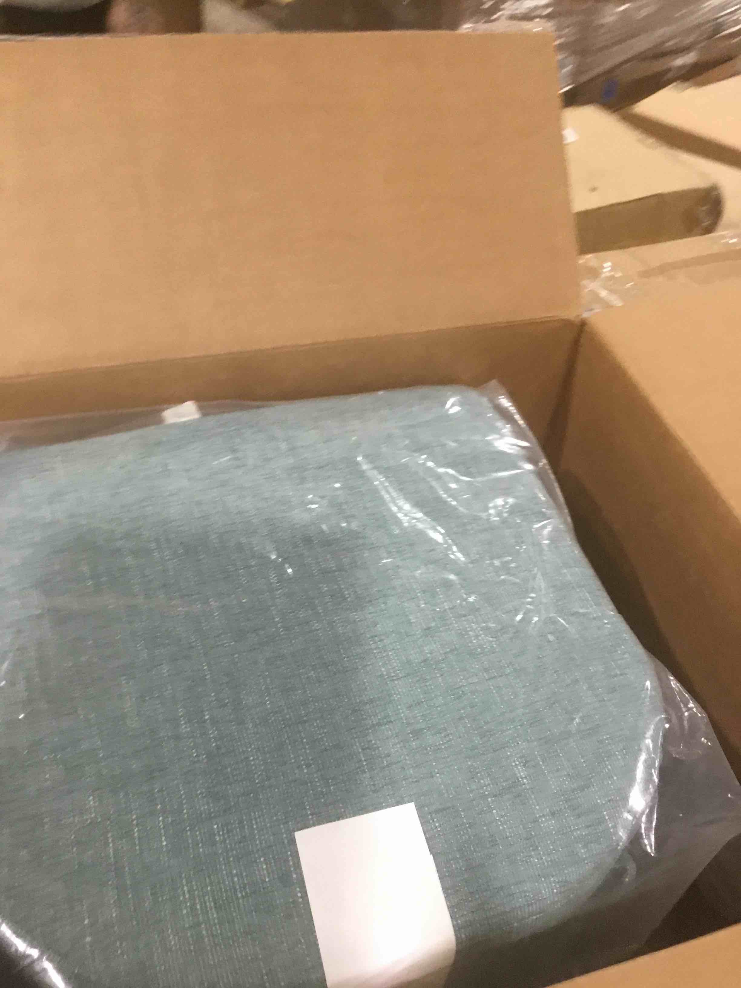 https://s3.amazonaws.com/lotting-images-prod/bidfta/RED6475791_1729167056722.jpeg