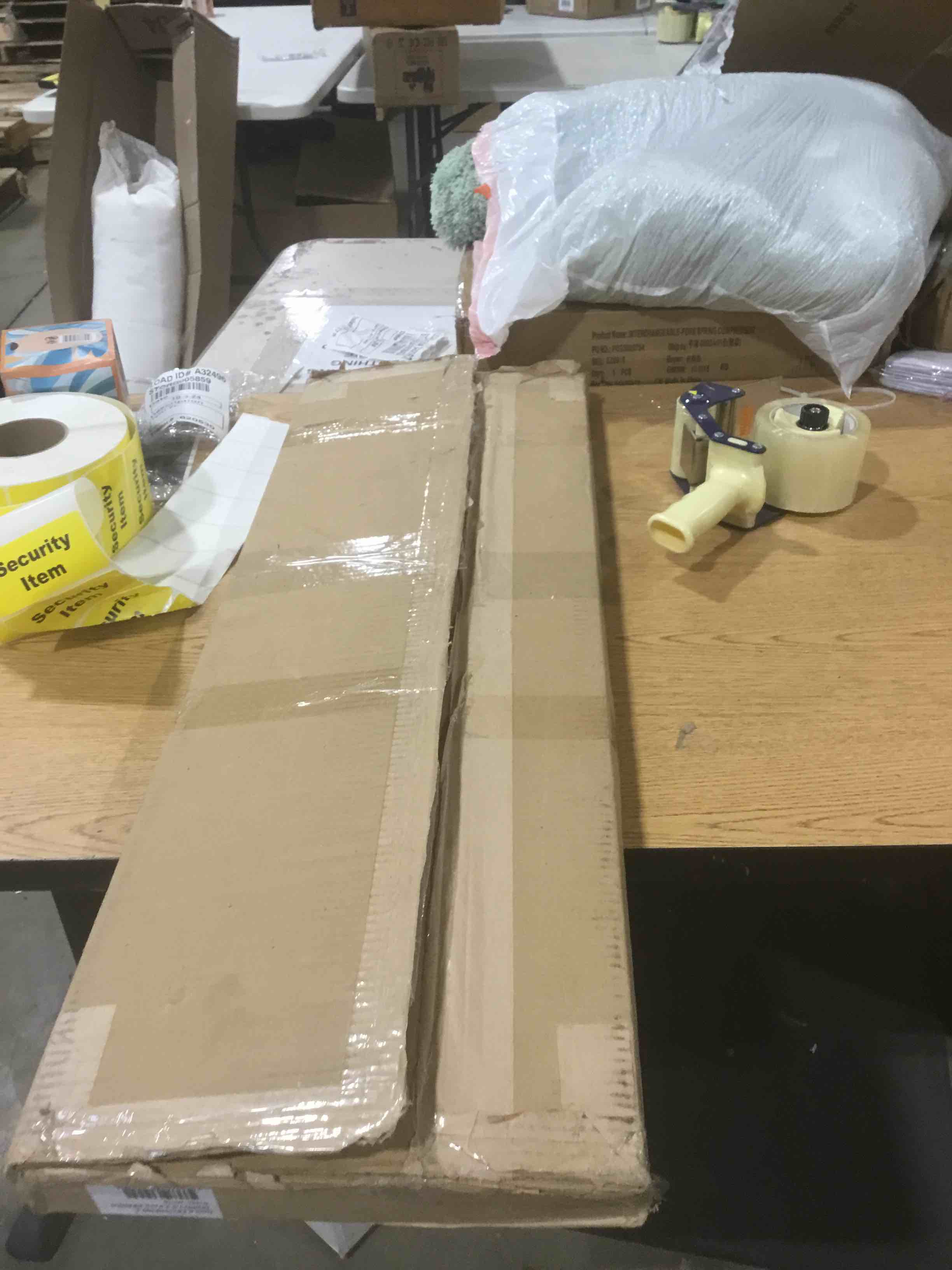 https://s3.amazonaws.com/lotting-images-prod/bidfta/RED6475808_1729170127341.jpeg
