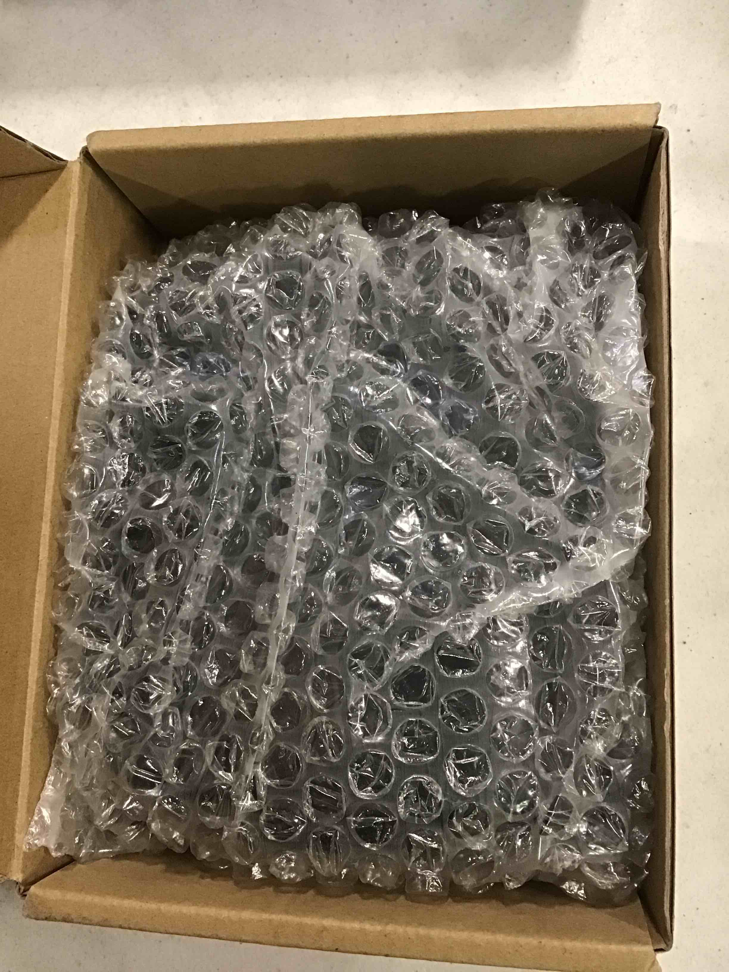 https://s3.amazonaws.com/lotting-images-prod/bidfta/RED6476193_1717589145811.jpeg