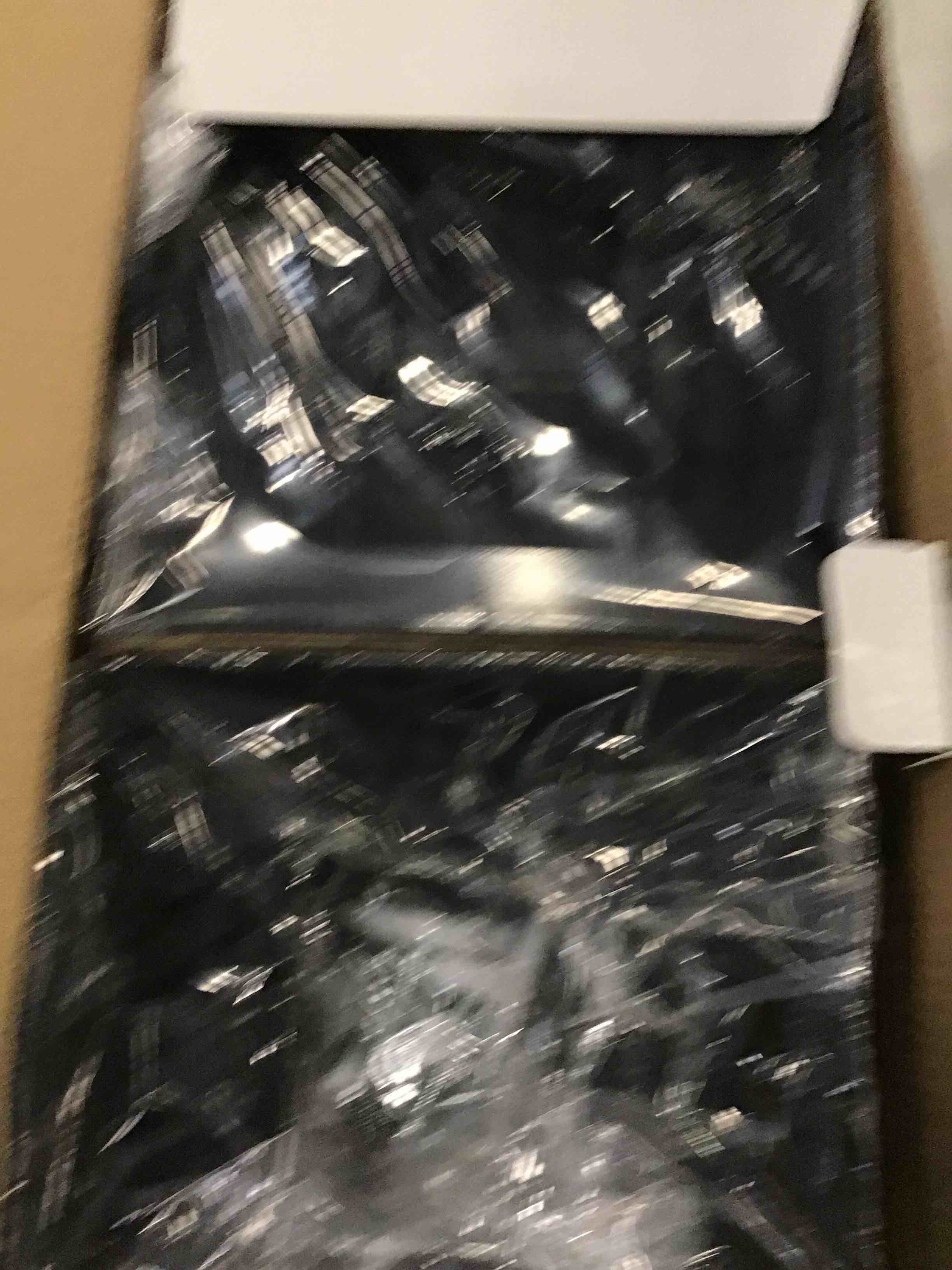 https://s3.amazonaws.com/lotting-images-prod/bidfta/RED6476213_1717590446003.jpeg